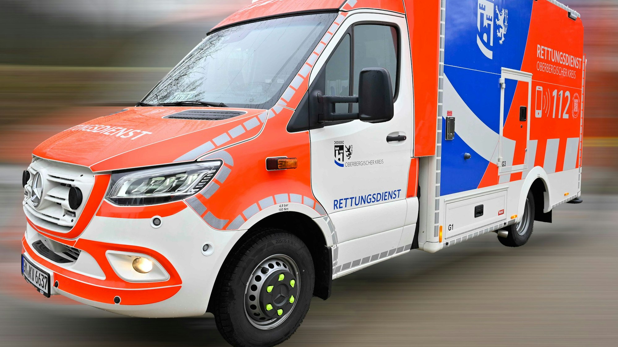 Das Bild zeigt einen Rettungswagen.