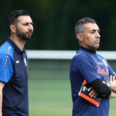 Viktoria Köln II vs. FC Pesch
Fußball Herren
Landesliga
von links: Adriano Terranova, Trainer Ali Meybodi (Pesch)
26.5.2019
Herbert Bucco
