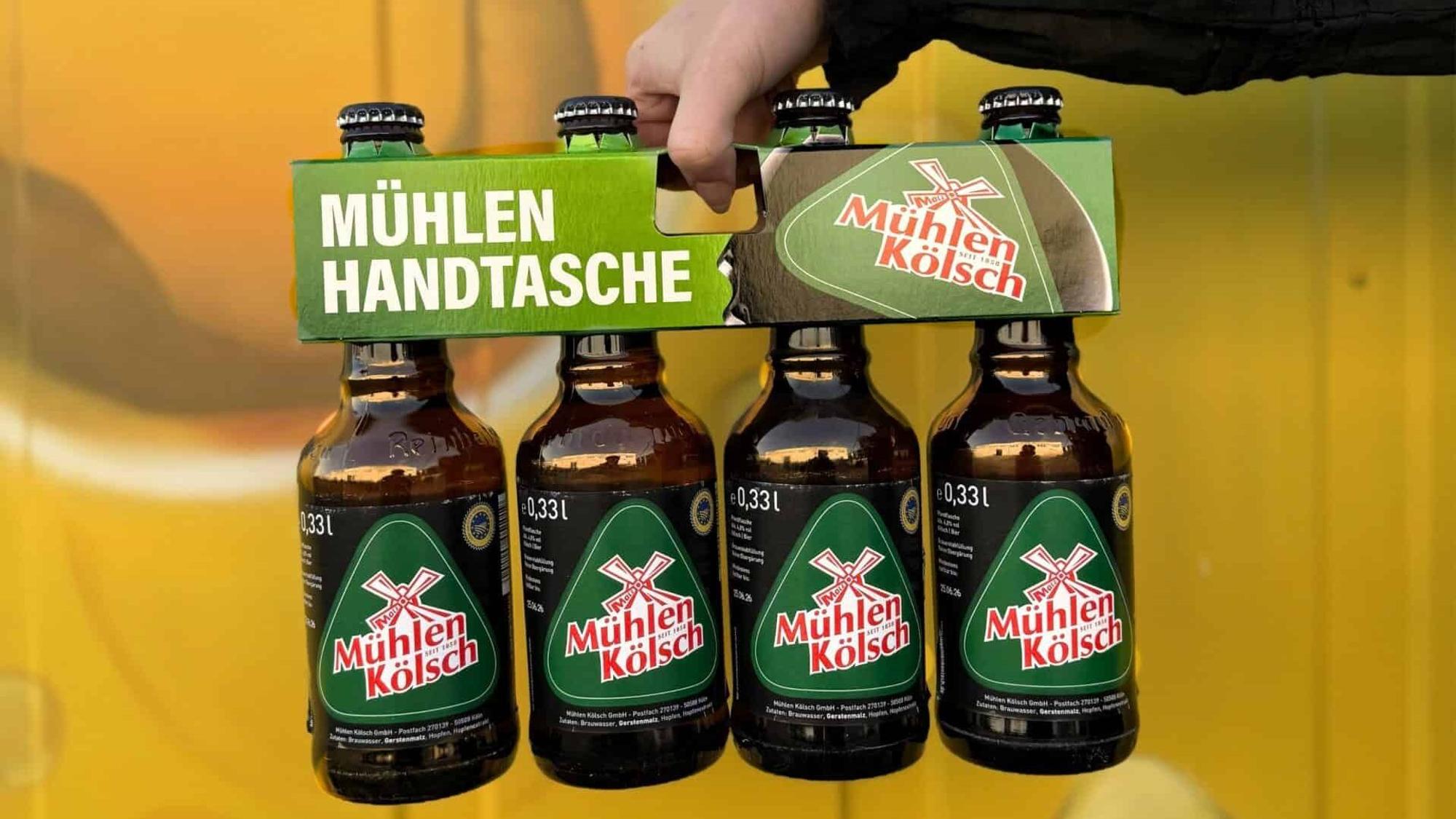 Die sogenannte „Mühlen Handtasche“ der Kölsch-Marke Mühlen ist ab sofort im Handel erhältlich. Den gewohnten Sixpack wird es nicht mehr geben.