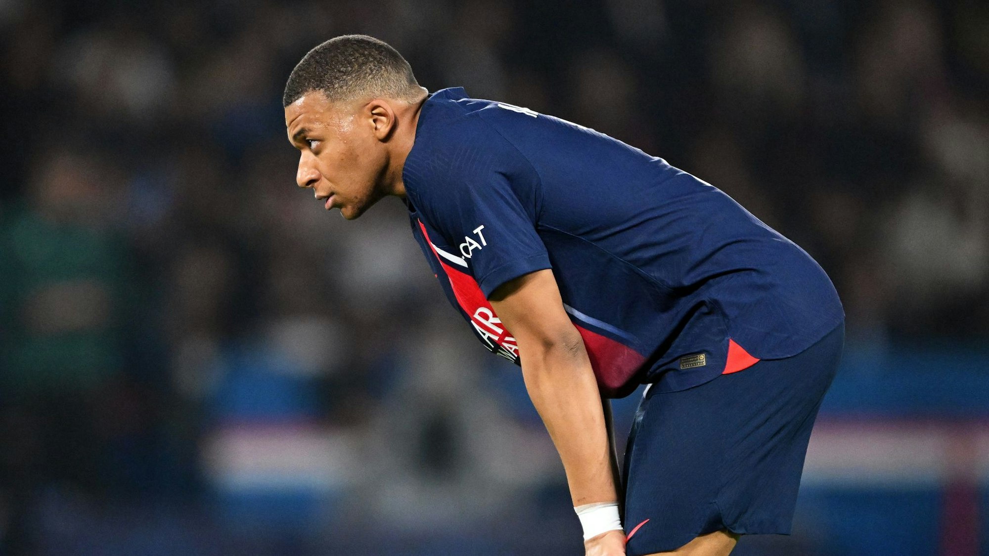 Das Arbeitsgericht hat Kylian Mbappé im Gehaltsstreit mit PSG recht gegeben (Archivbild).