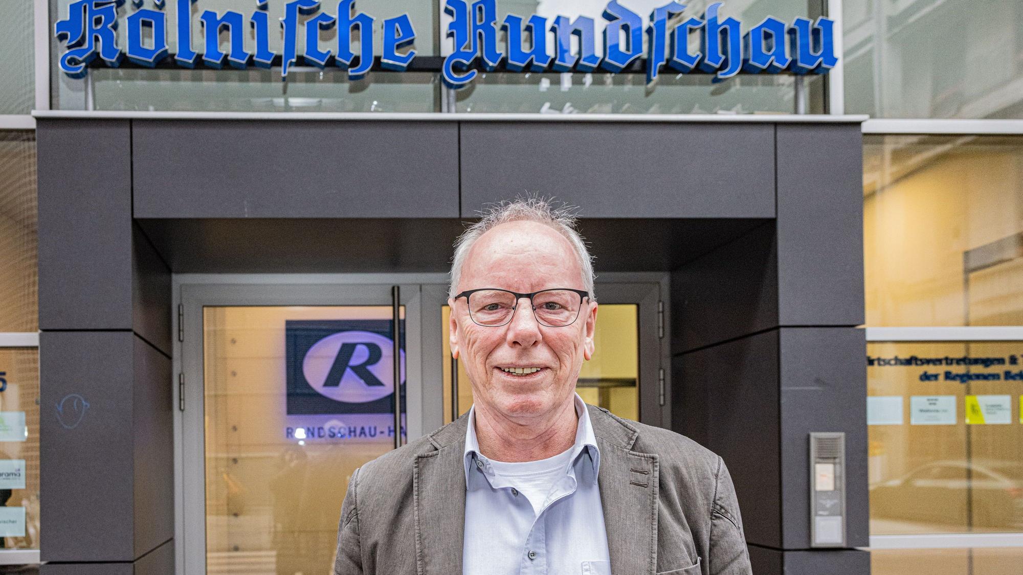 Uwe Sölla vor der Rundschau-Haus.