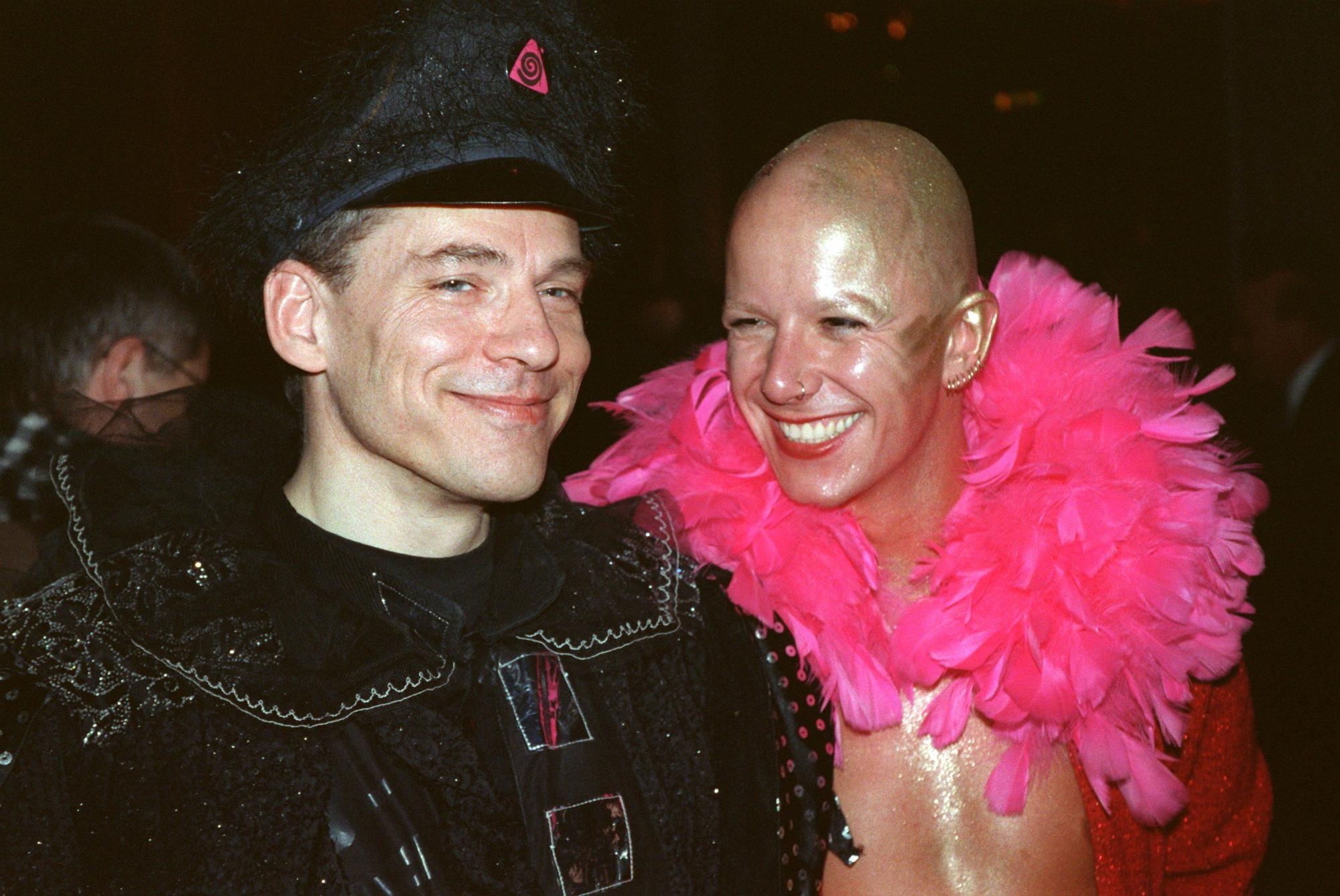 Berlin: Filmemacher Rosa von Praunheim (l) mit Begleitung bei der Eröffnung der 41. Berlinale.