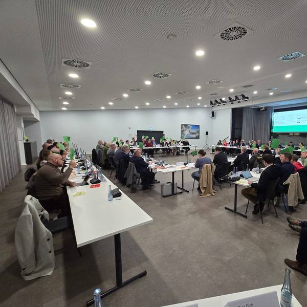 Eine große Runde bei der Abstimmung.