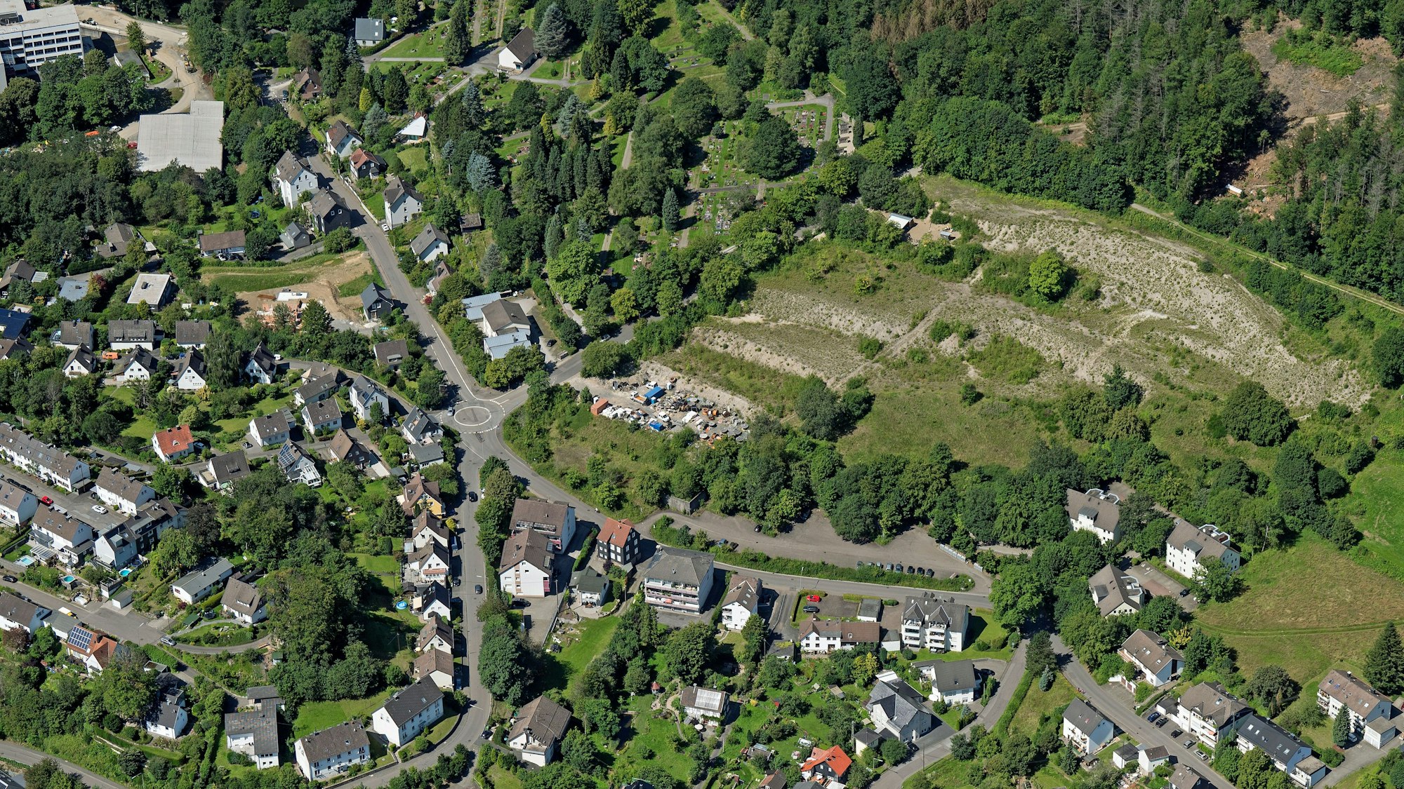 Das Foto zeigt ein Luftbild des ehemaligen Fachhochschulgeländes in Gummersbach..
