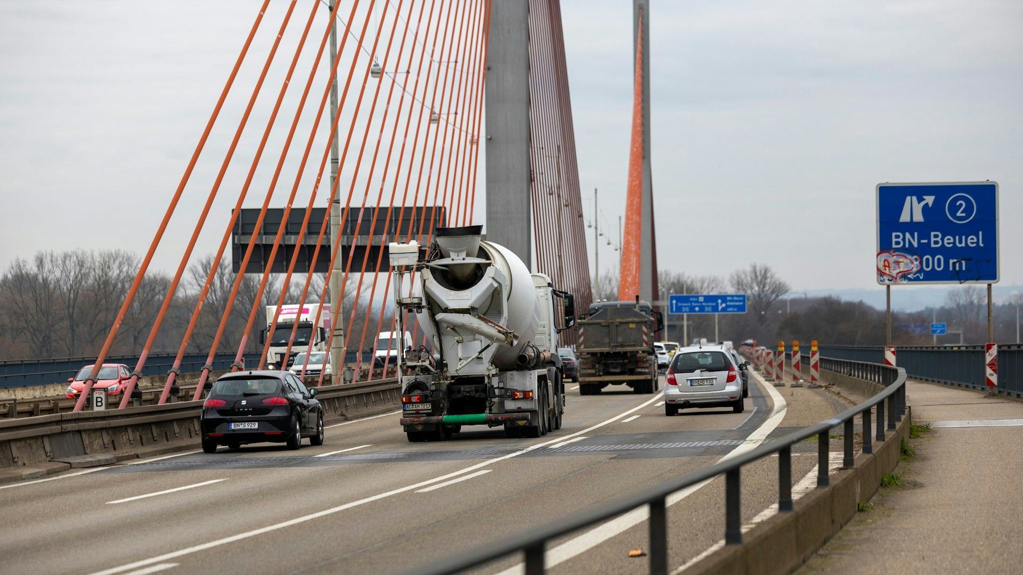 Erneut muss sich der nordrhein-westfälische Landtag mit einem drohenden Brücken-Engpass beschäftigen.