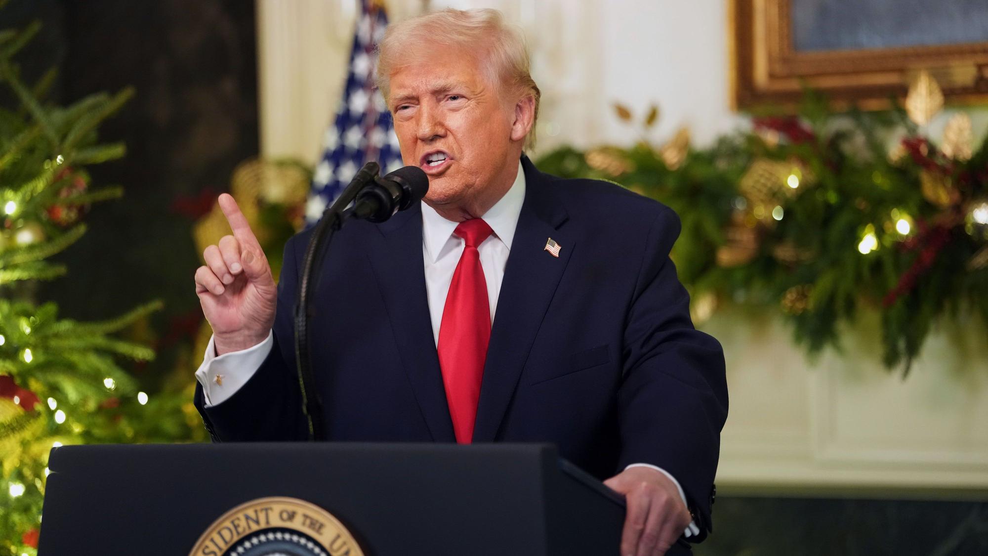 US-Präsident Donald Trump spricht während einer Ansprache an die Nation aus dem diplomatischen Empfangsraum im Weißen Haus in Washington.