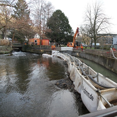 Baustelle für eine Sitztreppenanlage am Mühlengraben