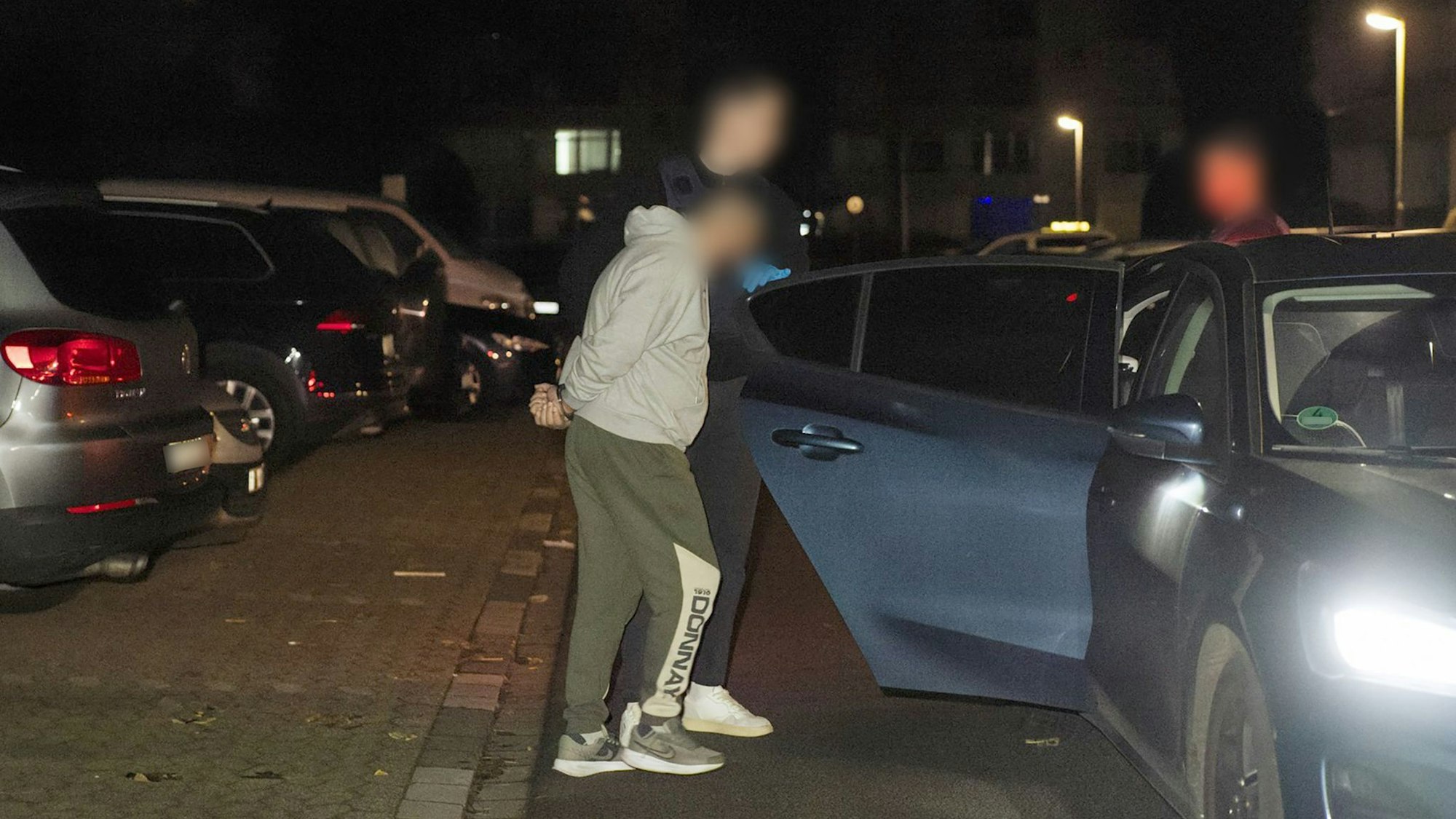 Eine Festnahme am frühen Morgen in Ratingen.