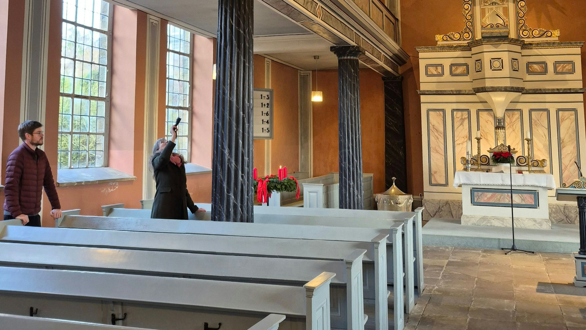 Der Innenraum der Kirche in Klaswipper.