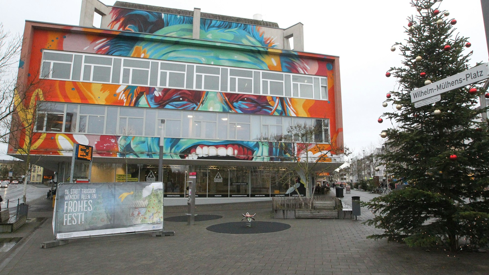 Drei Mieter im Erlebniscenter Happy Franky in Troisdorf haben seit Freitag wieder geöffnet.