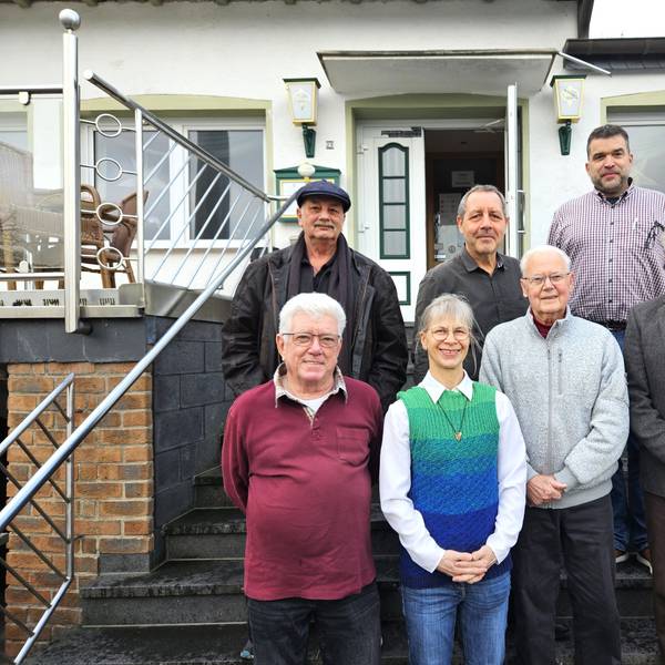Gruppenfoto der geehrten Gewerkschaftsmitglieder.