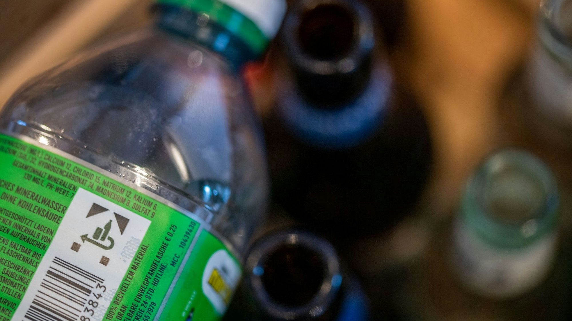 Sein Pfandflaschen-Geld spendete ein Obdachloser an ein Frauenhilfswerk. (Symbolfoto)