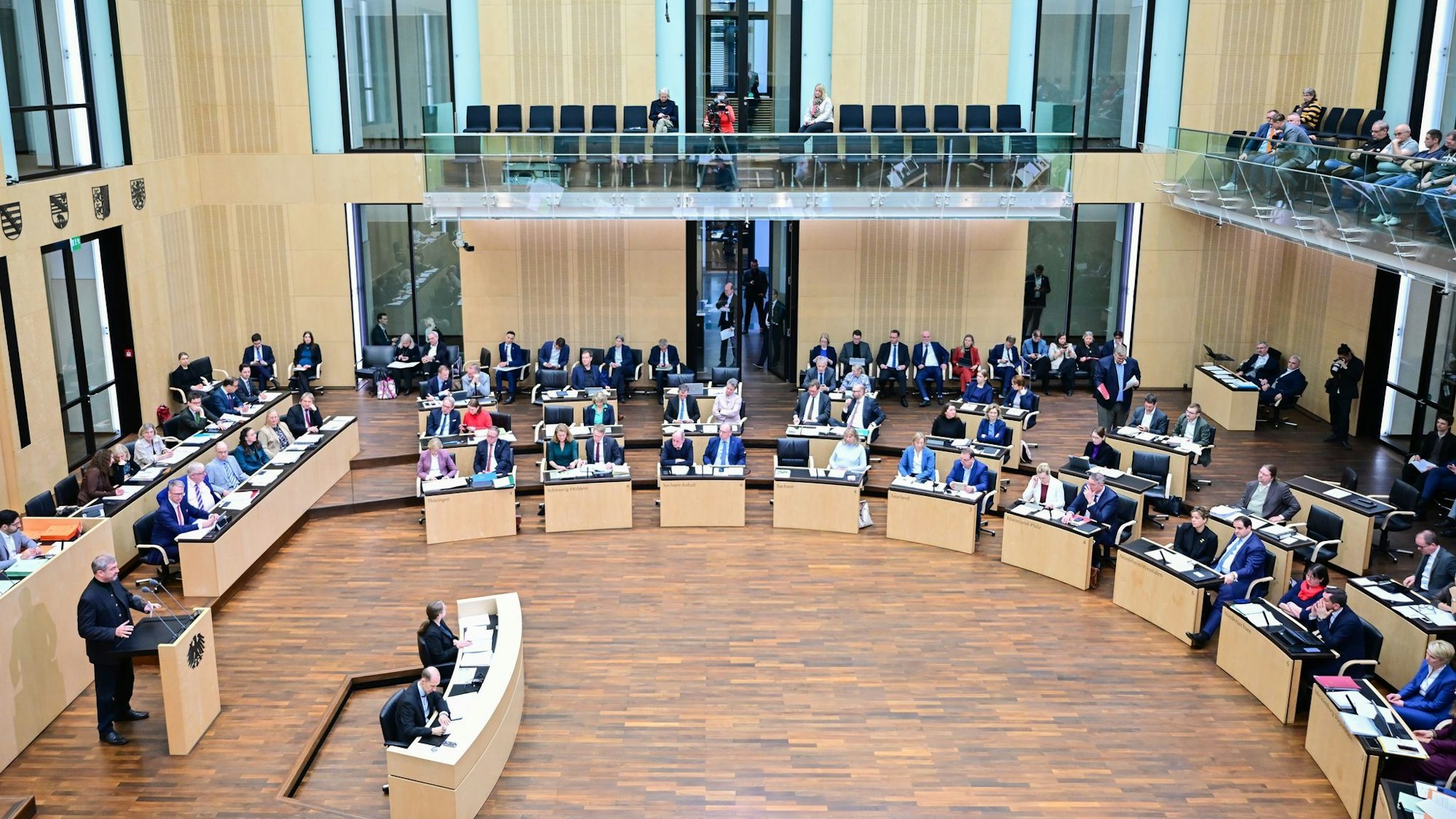 Die Länderkammer stimmte zu, obwohl Länder und Kommunen die Hälfte der Kosten tragen müssen.