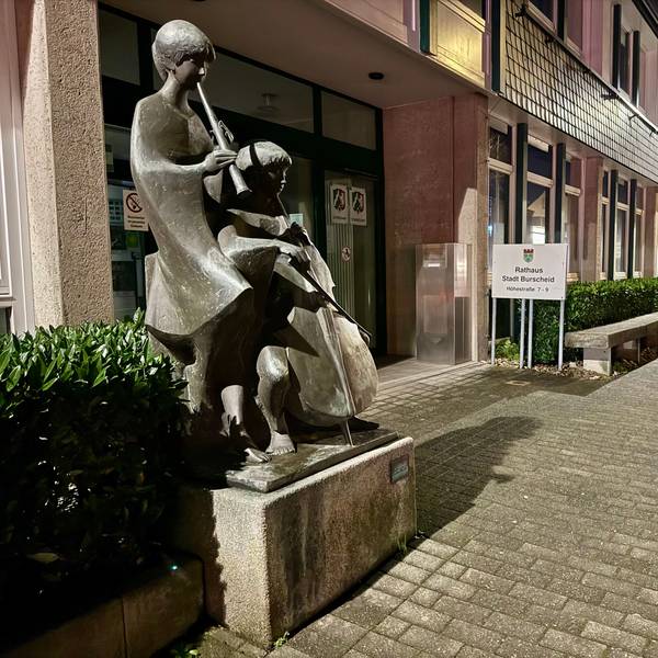 Der Eingang des Burscheid Rathauses