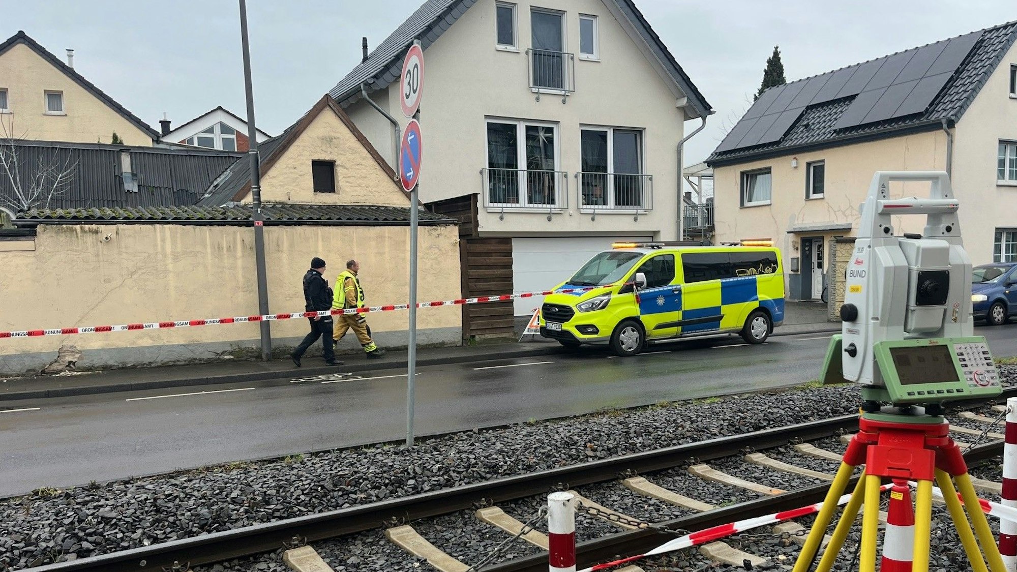 Einsturzgefährdetes Haus in Sieglar muss abgerissen werden.