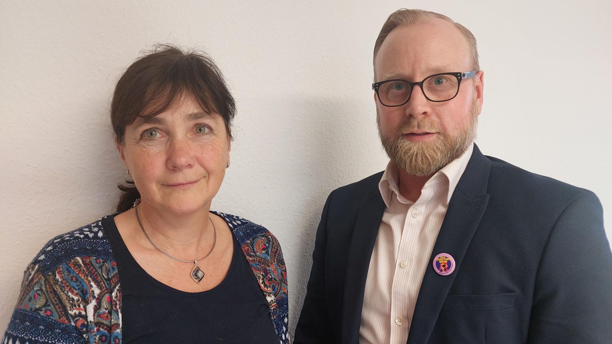 : v.li.: Anja Wirths und Thomas Becher von der Windecker Wirtschafts- und Entwicklungsgesellschaft werden gemeinsam mit dem Einzelhandel Schritte entwickeln, um den Einkaufsstandort Windeck zu sichern.