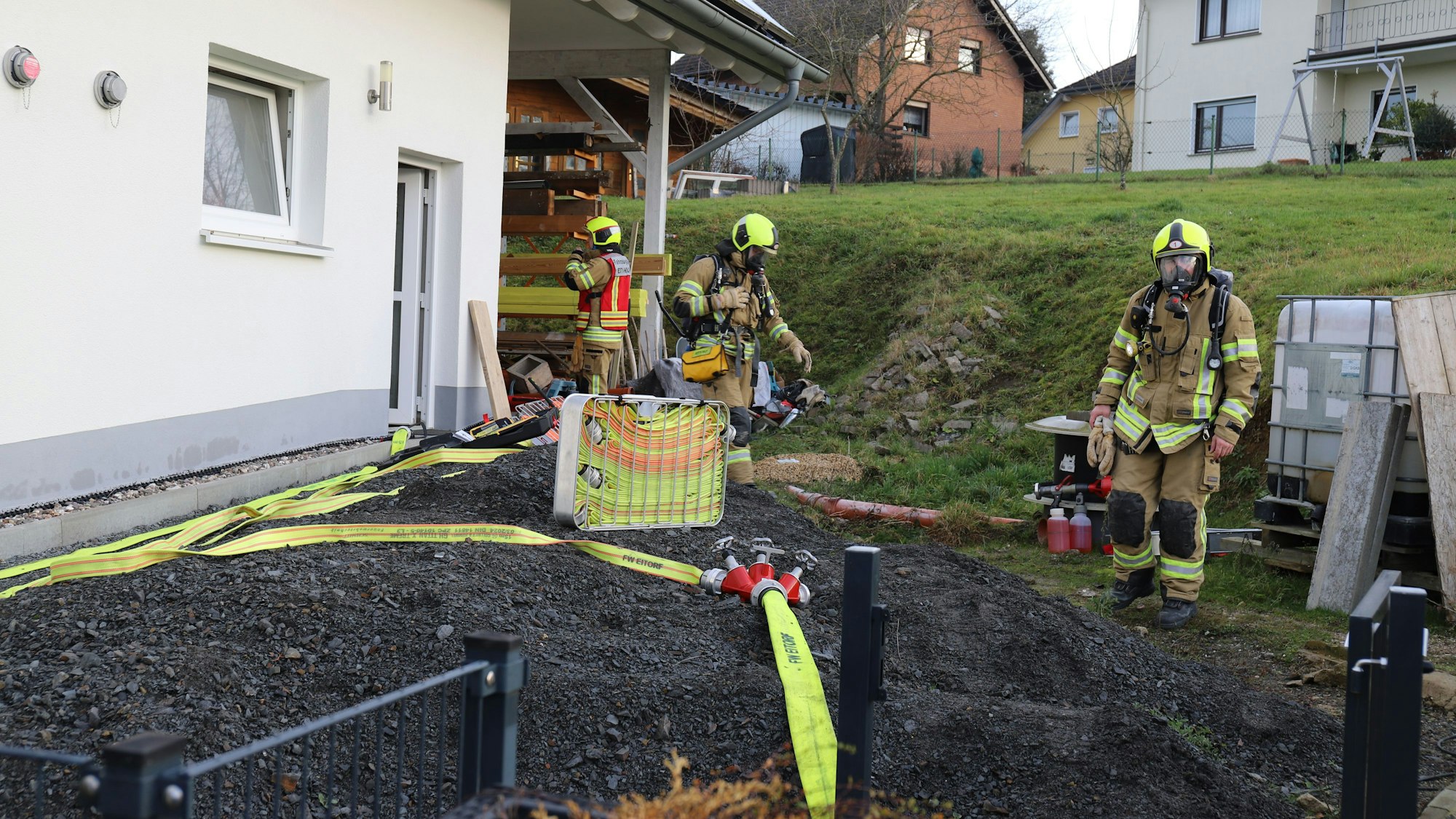In Eitorf-Irlenborn brannte es im Keller eines Hauses mit gastronomischem Betrieb, die Heizung hatte Feuer gefangen.