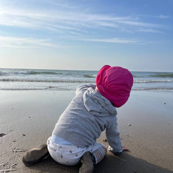 Die erste Reise ans Meer mit dem neuen Herz — das Spenderkind, sagt ihre Mutter, ist in Gedanken dabei.