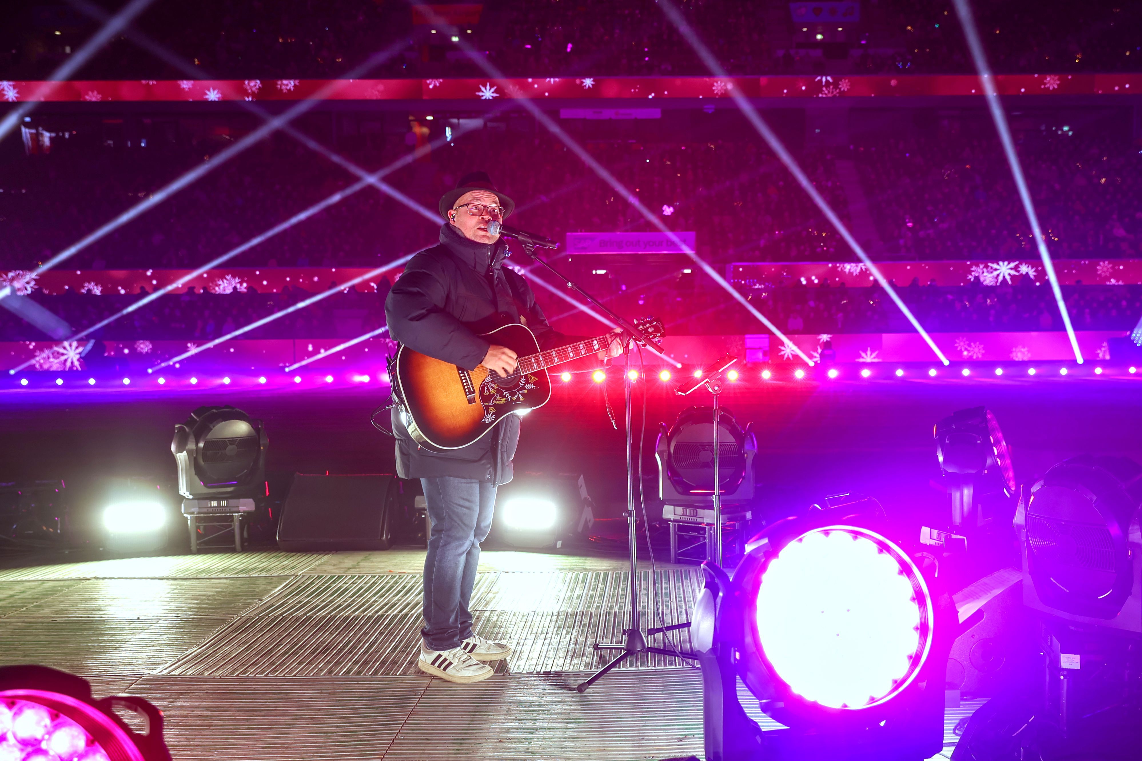 Loss mer Weihnachtsleeder singe im Rheinenergie Stadion. Björn Heuser.