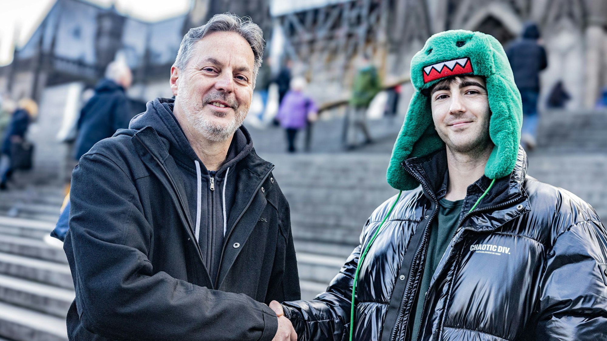 Der 26-jährige Vadym Malysh (r.) und Michael Fröhlich haben sich über das Projekt „Welcome Walk“ kennengelernt.