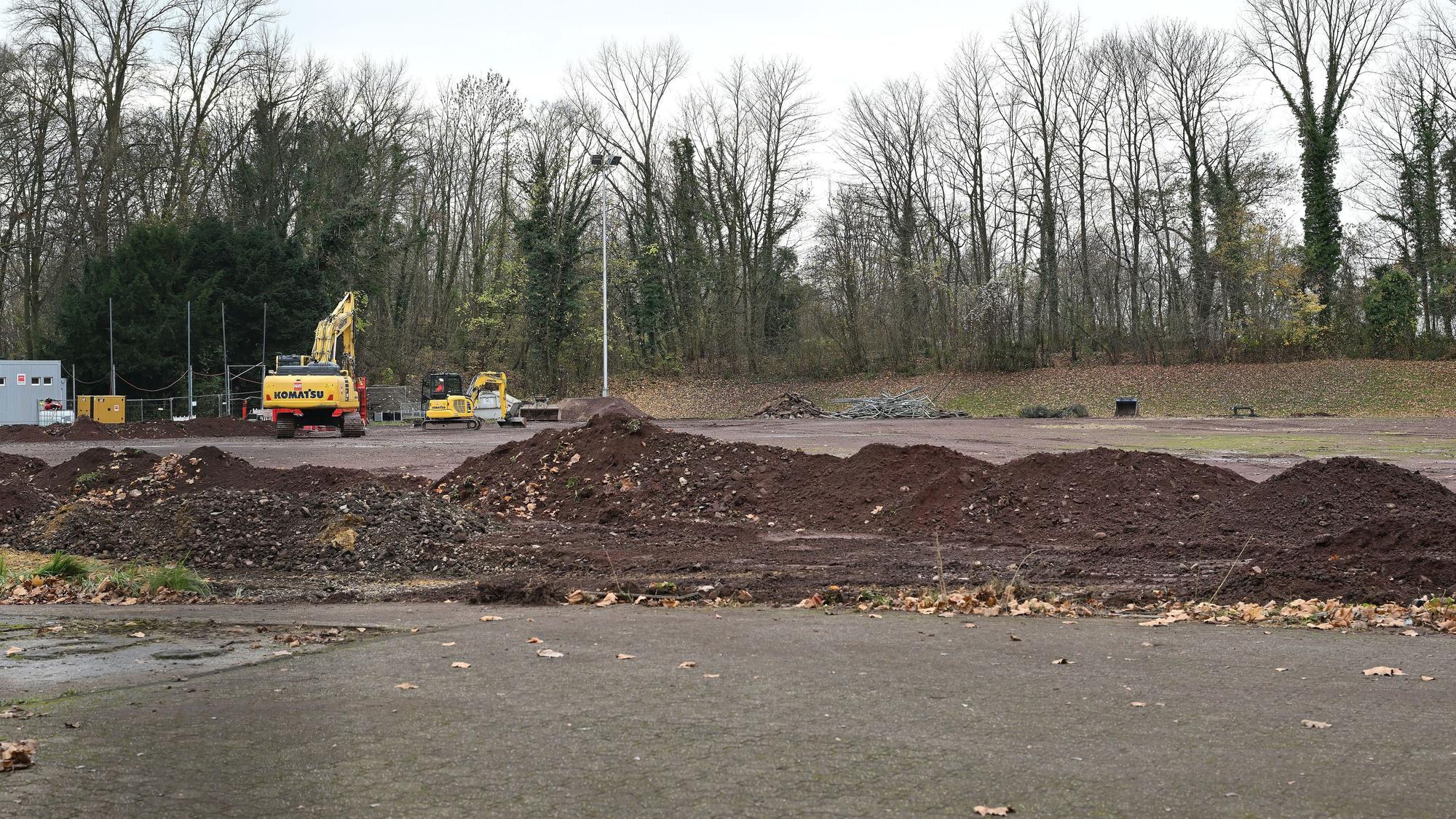 Das Foto zeigt den Sportplatz an der Paffrather Straße