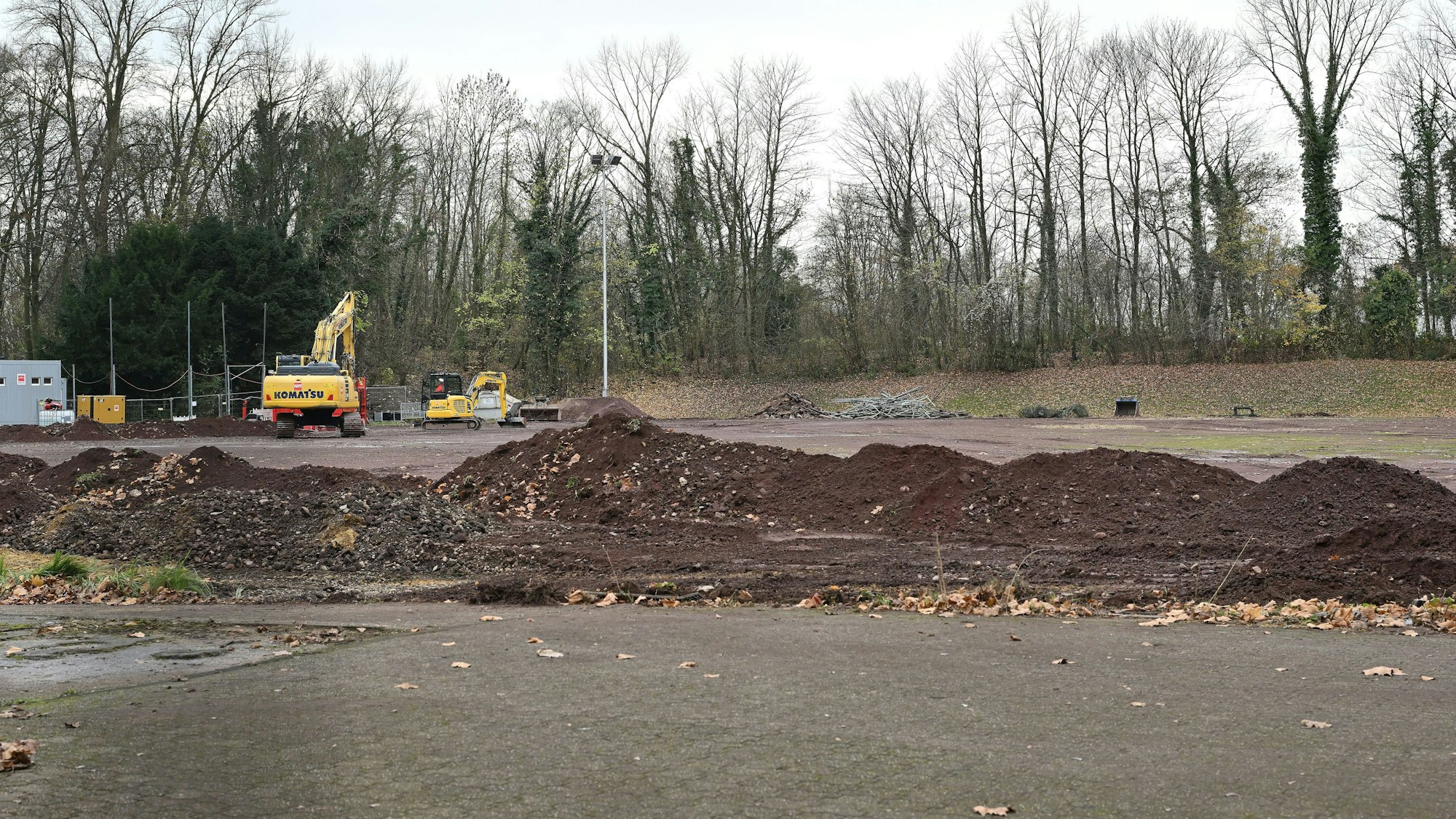 Das Foto zeigt den Sportplatz an der Paffrather Straße