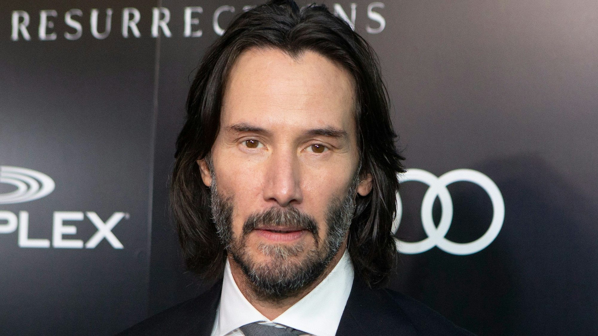 Das Original: Keanu Reeves bei einer Filmpremiere. Im Juli 2026 wird er mit seiner Band in Köln spielen - Andreas Kallies hofft dann auf ein Treffen.