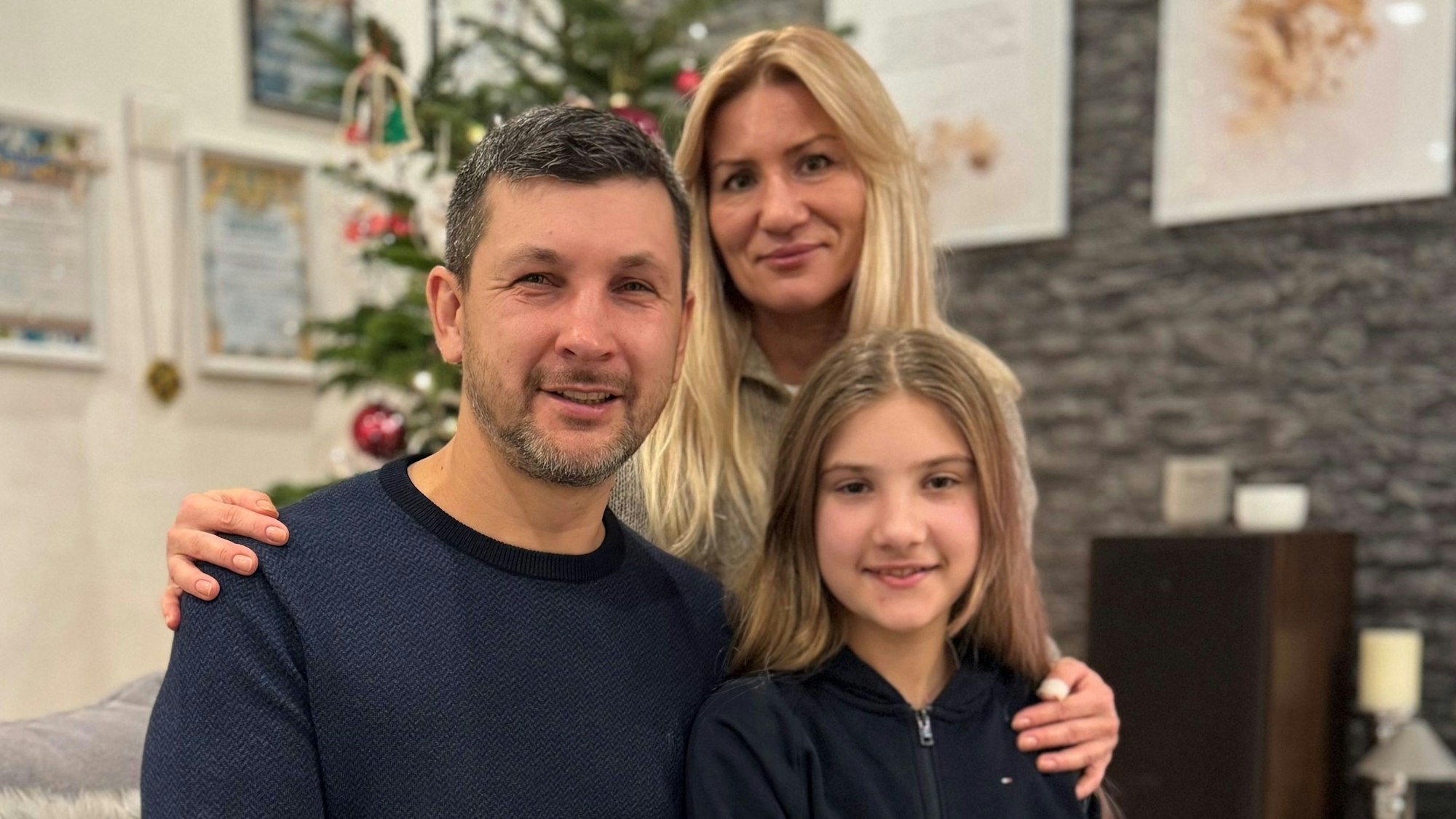 Haben viel gemeinsam erlebt: Jakiv Syromiatnykov mit seiner Frau Viktoriia und Tochter Mariia.