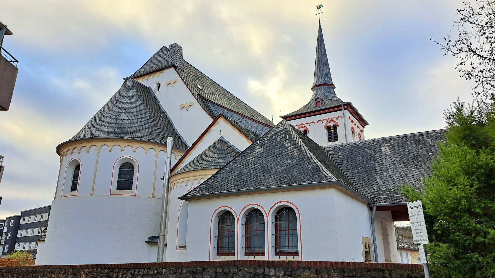 Die katholische Kirche in Bergisch Gladbach-Paffrath.