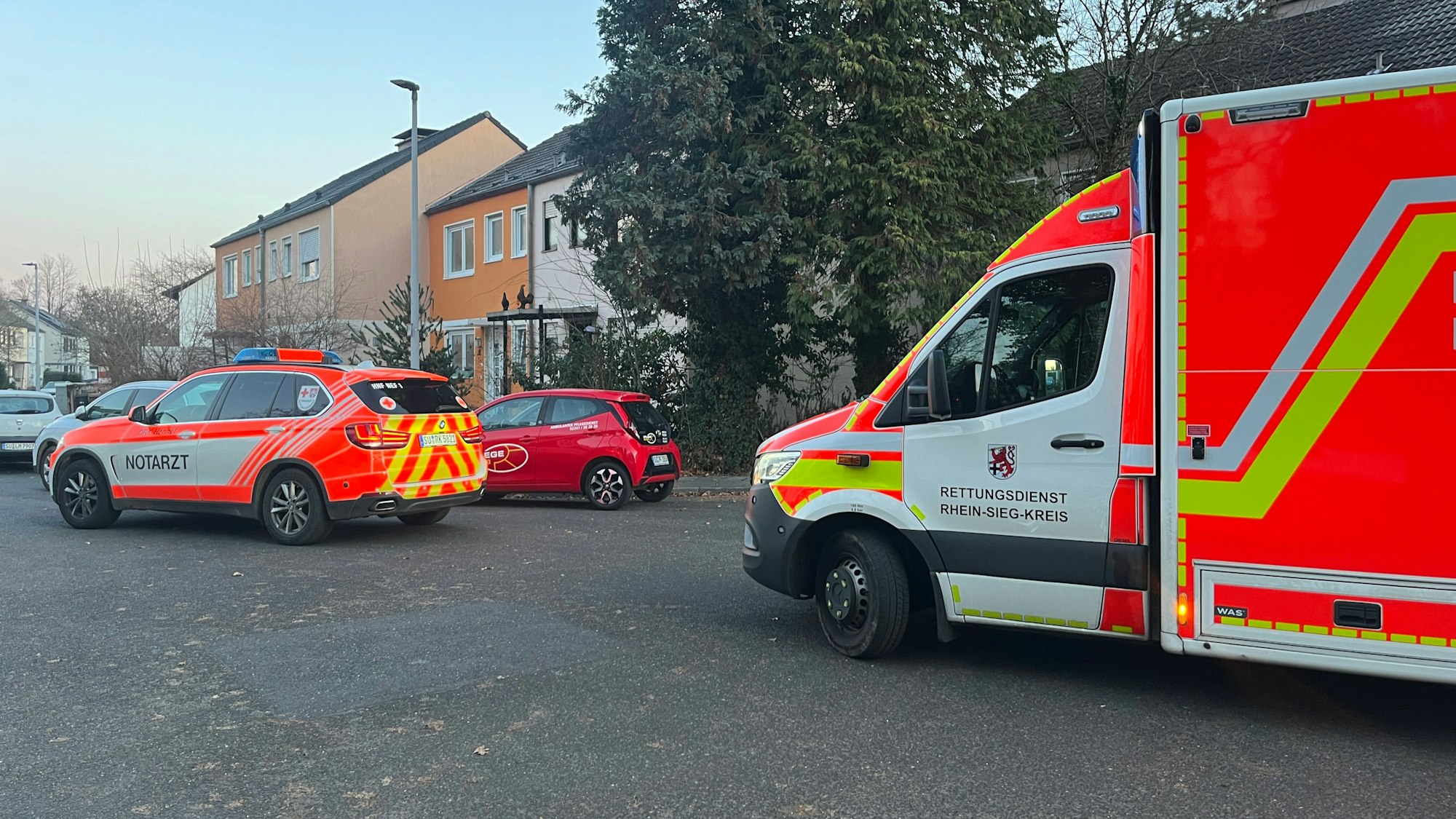 In Sankt Augustin ist eine Pflegekraft in einem kleinen Teich im Garten eines Einfamilienhauses ertrunken.