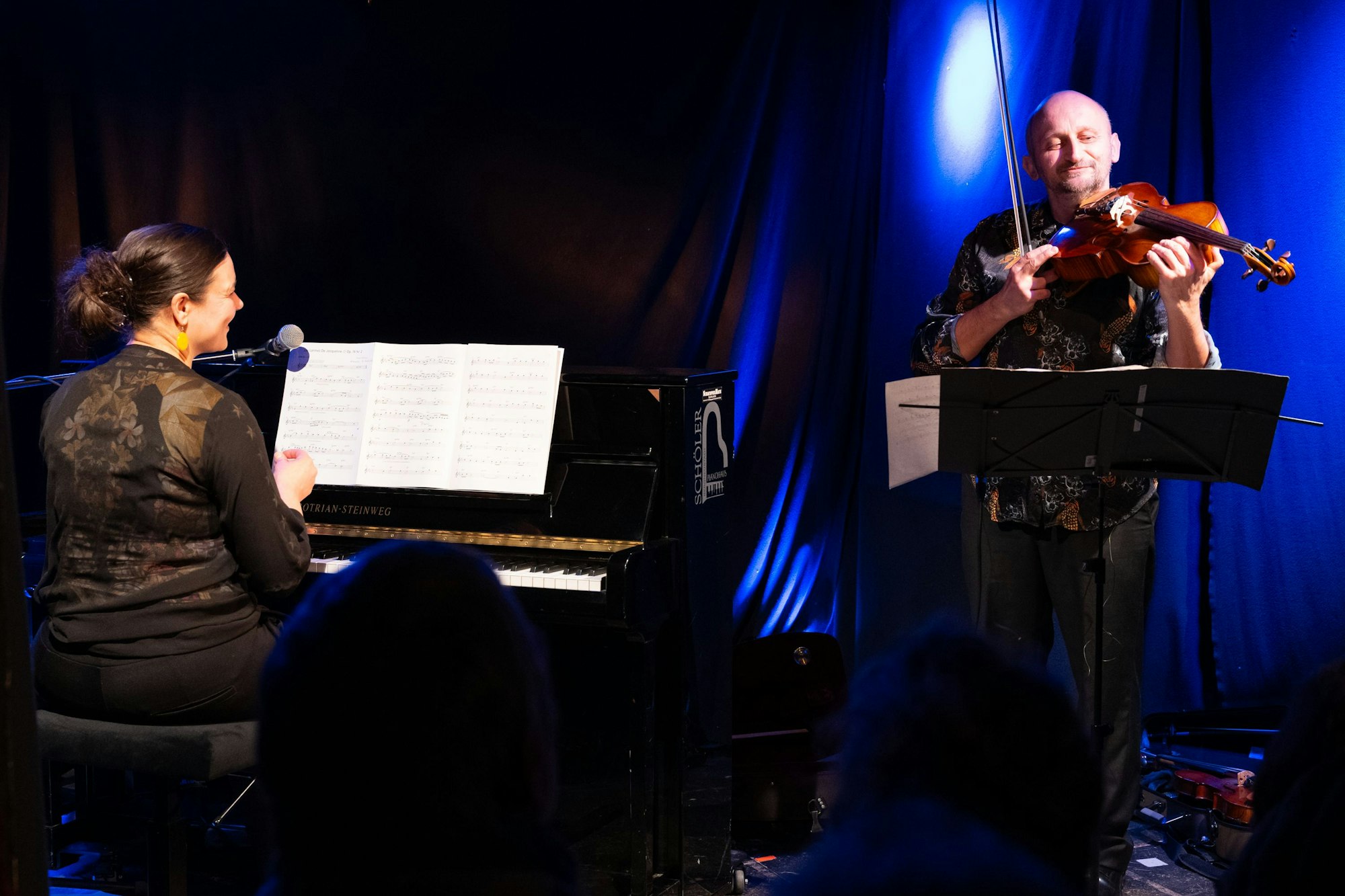 Laia Genc und Radek Stawarz bei ihrem Konzenzert im Schauspielhaus.