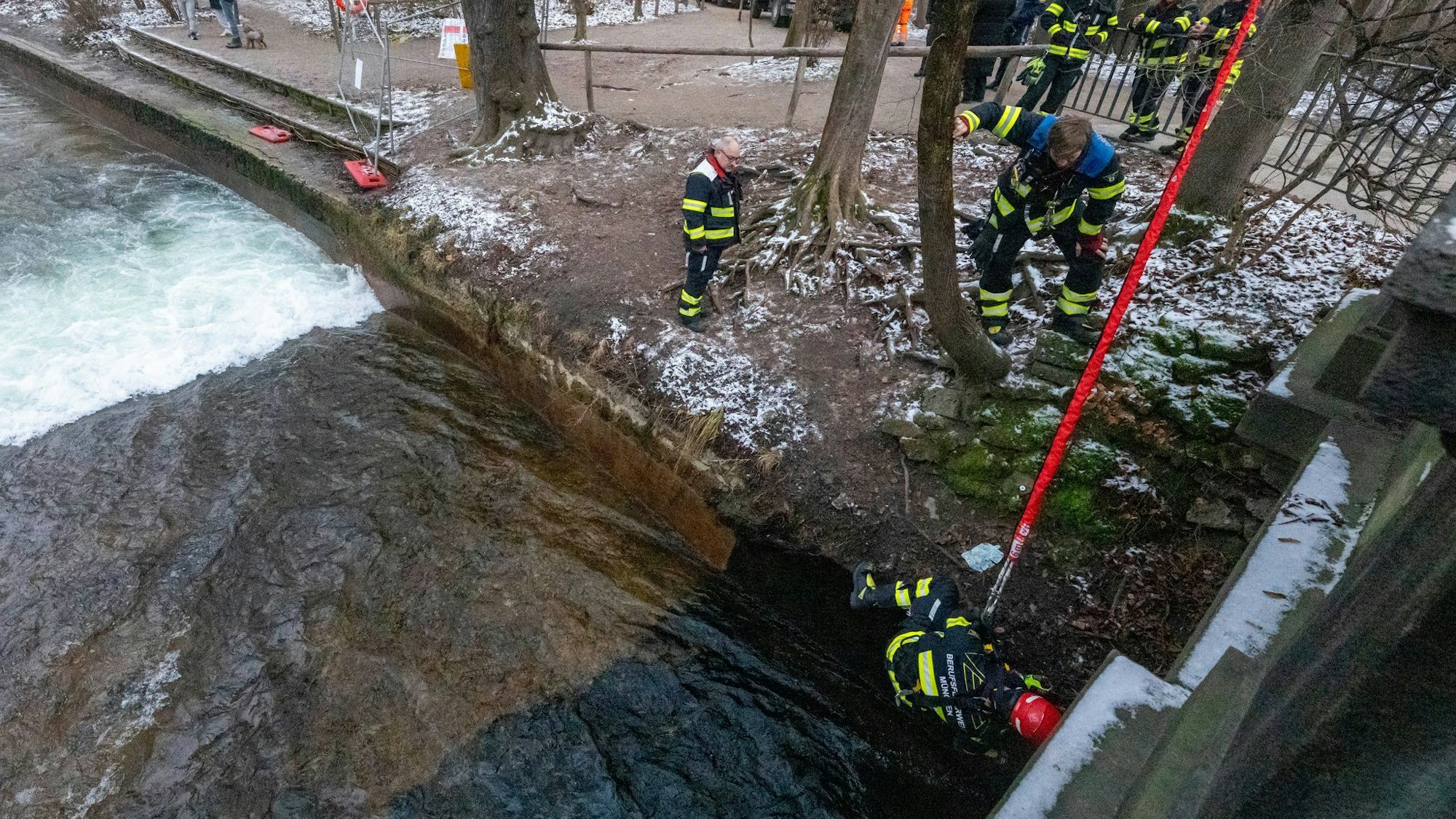 Feuerwehreinsatz an der berühmten Welle.