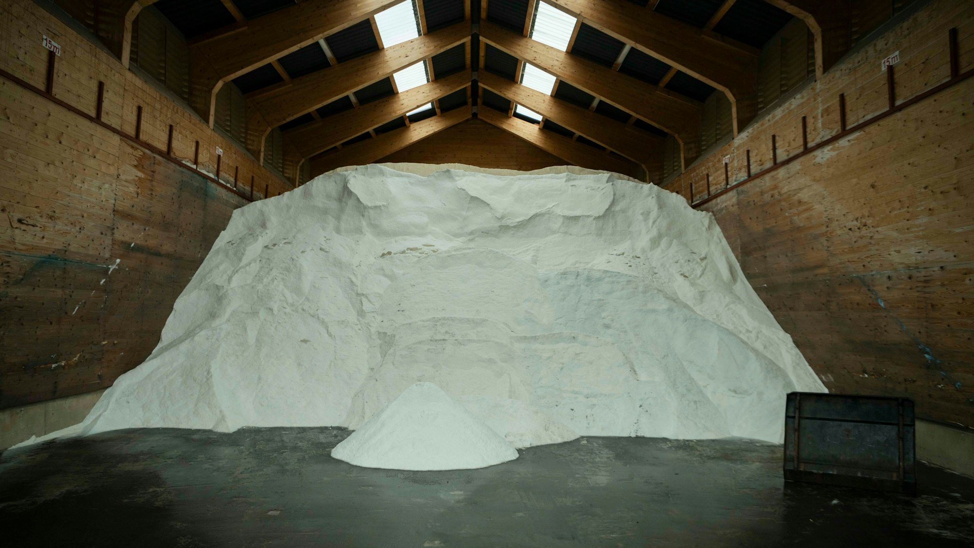 Blick auf den Salzberg in der Halle.