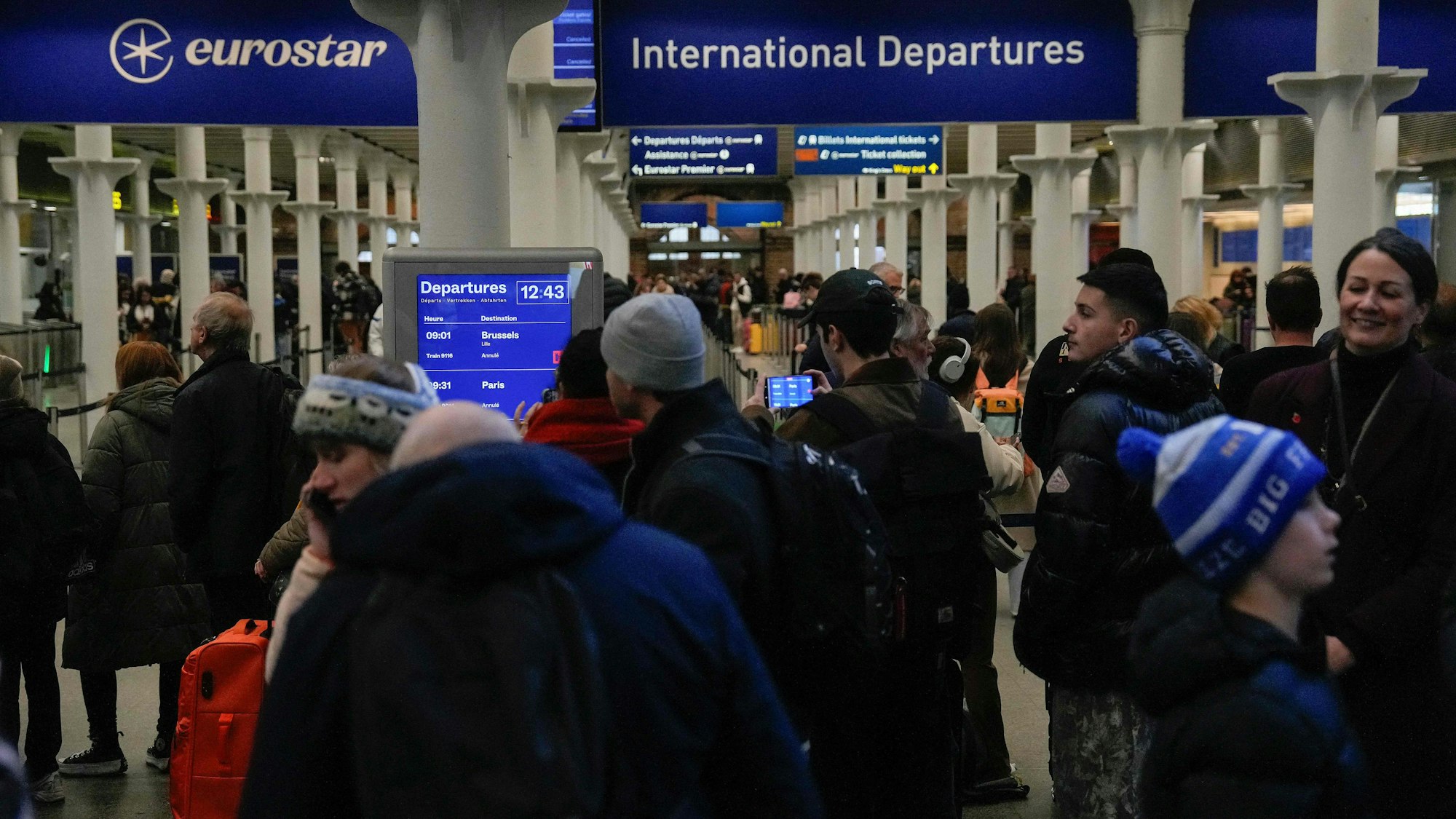 Szene am Londoner Bahnhof.