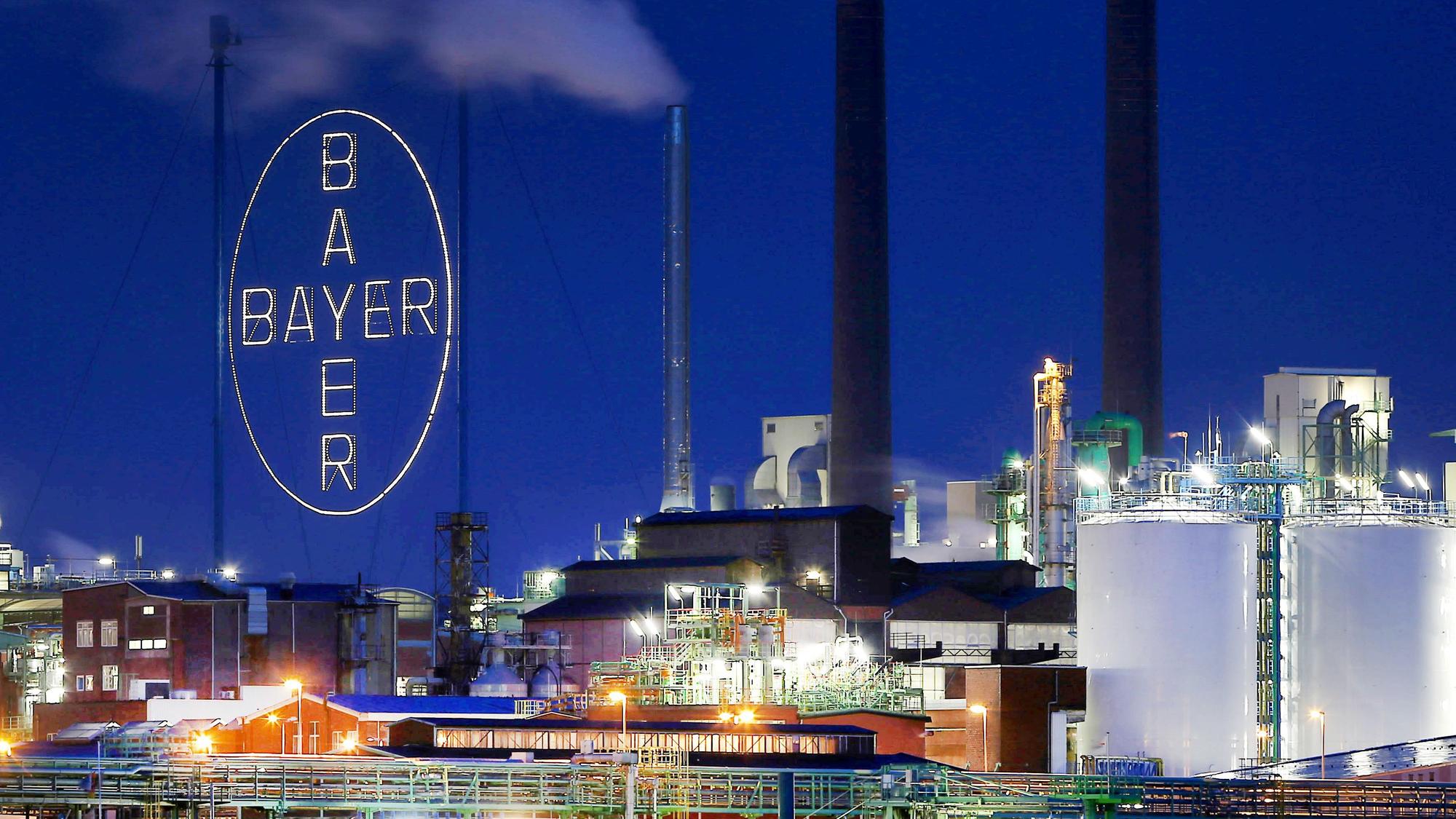Das Werk der Bayer AG im Chemiepark in Leverkusen