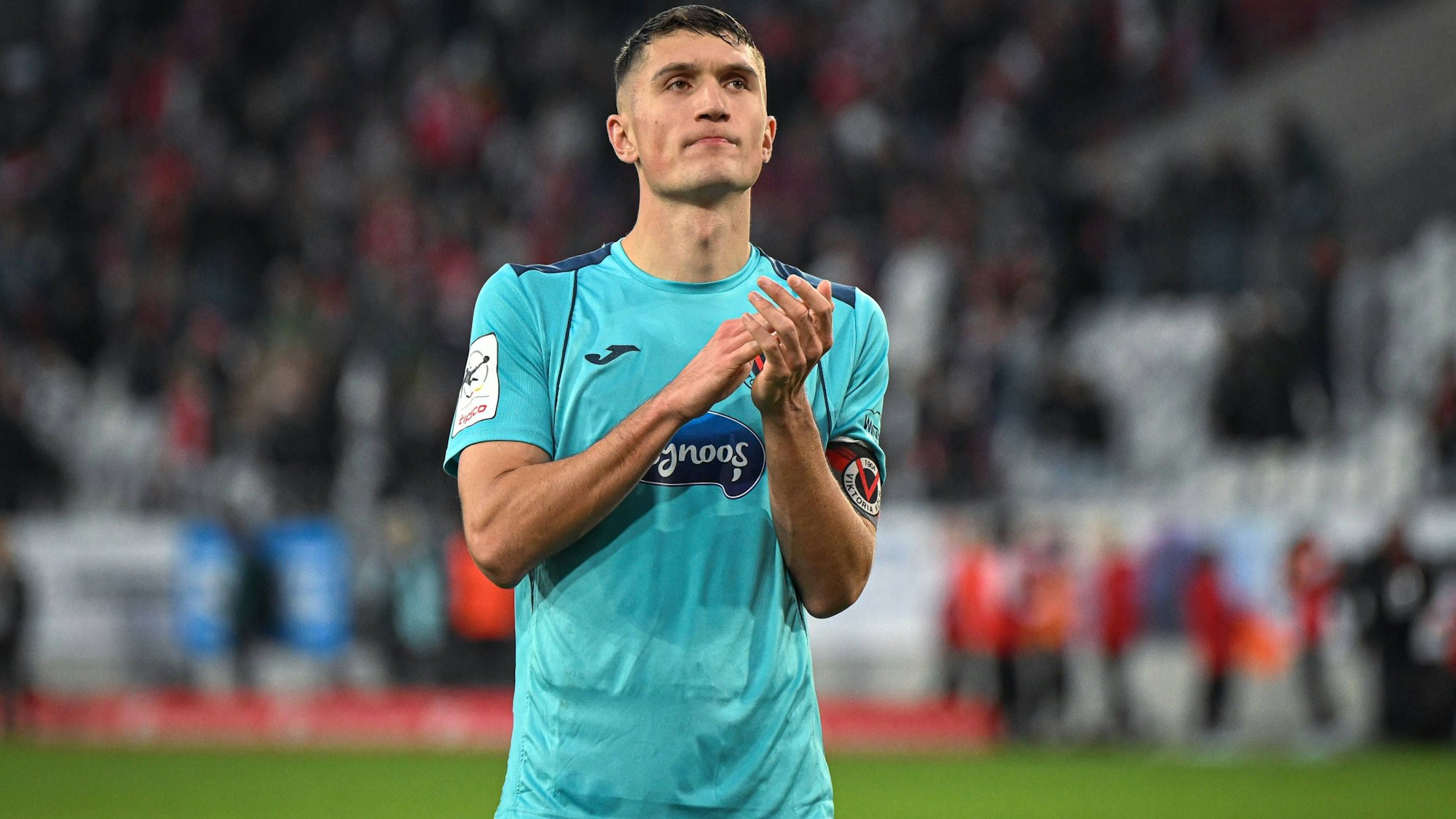 Deutschland, Fußball, 3. Liga, 11. Spieltag, 2025/2026, Rot-Weiss Essen vs FC Viktoria Köln, 18.10.2025, Stadion an der Hafenstrasse, Essen, Deutschland, enttäuschter Christoph Greger FC Viktoria Köln, 15 *** Germany, Football, 3 Liga, Matchday 11, 2025 2026, Rot Weiss Essen vs FC Viktoria Köln, 18 10 2025, Stadion an der Hafenstrasse, Essen, Germany, disappointed Christoph Greger FC Viktoria Köln, 15 Copyright: xMarkusxVerwimpx