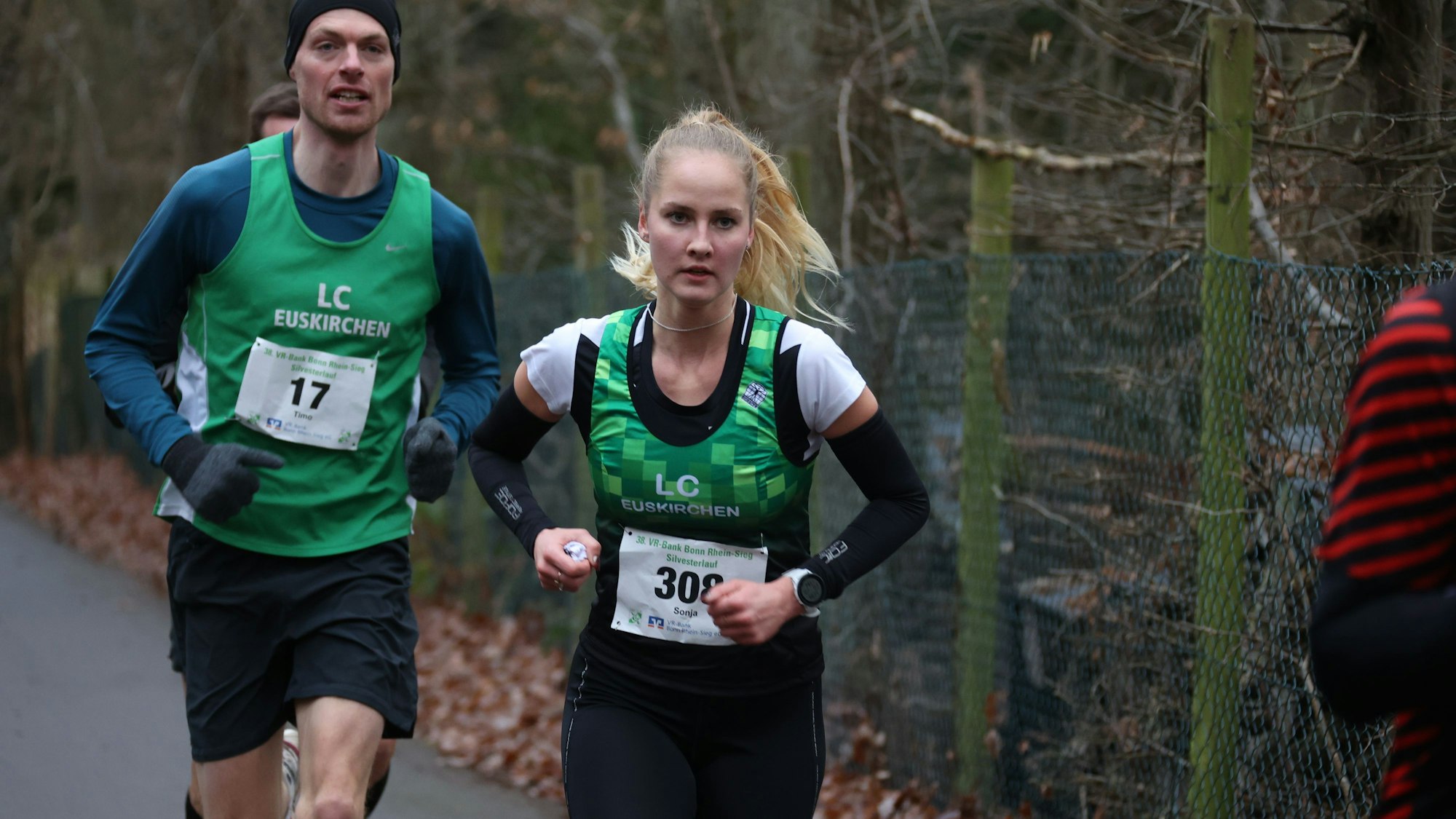 Das Bild zeigt die Mechernicherin Sonja Vernikov während des Laufs.