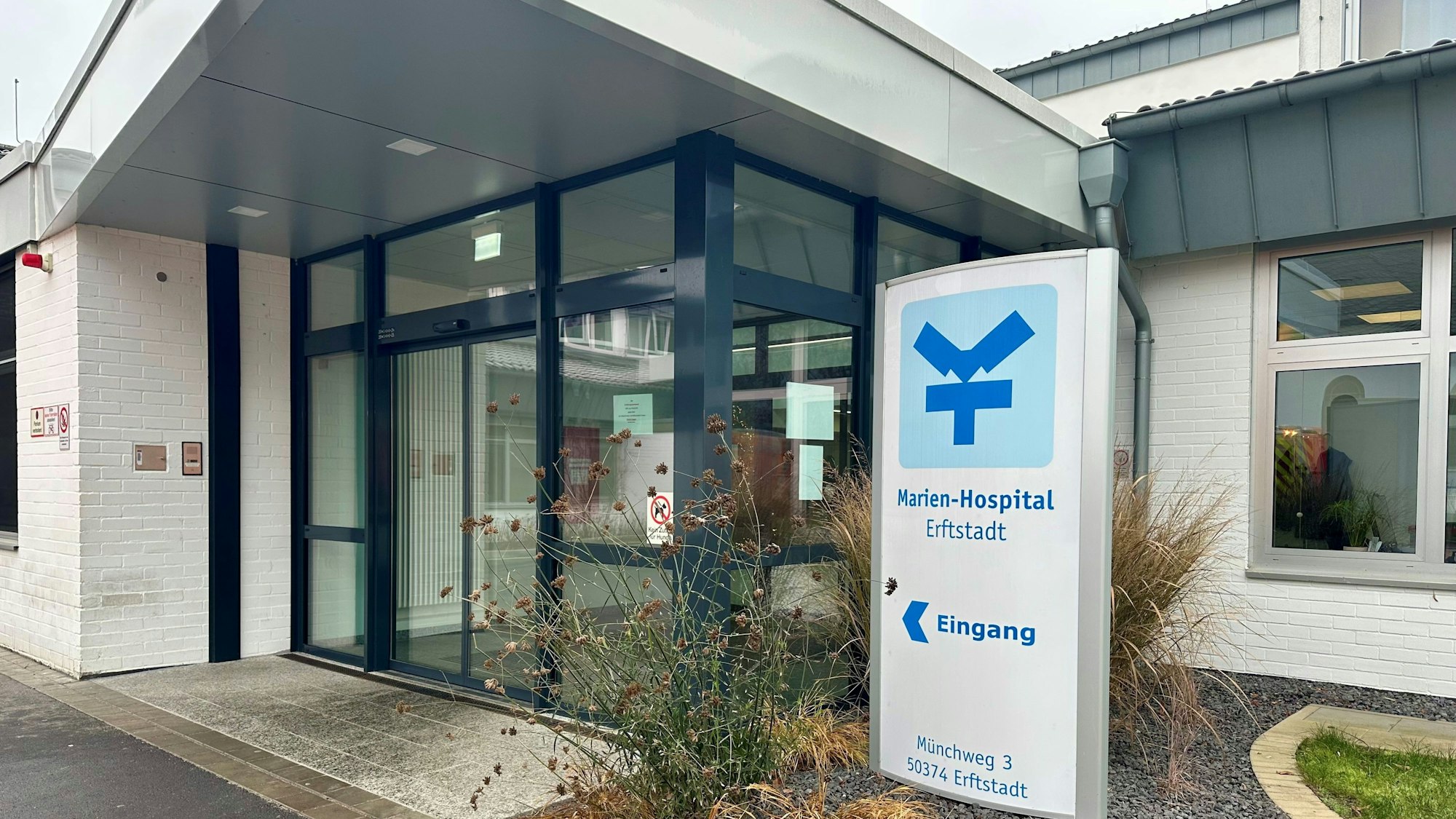 Der Eingangsbereich des Marien-Hospitals. (Archivfoto)