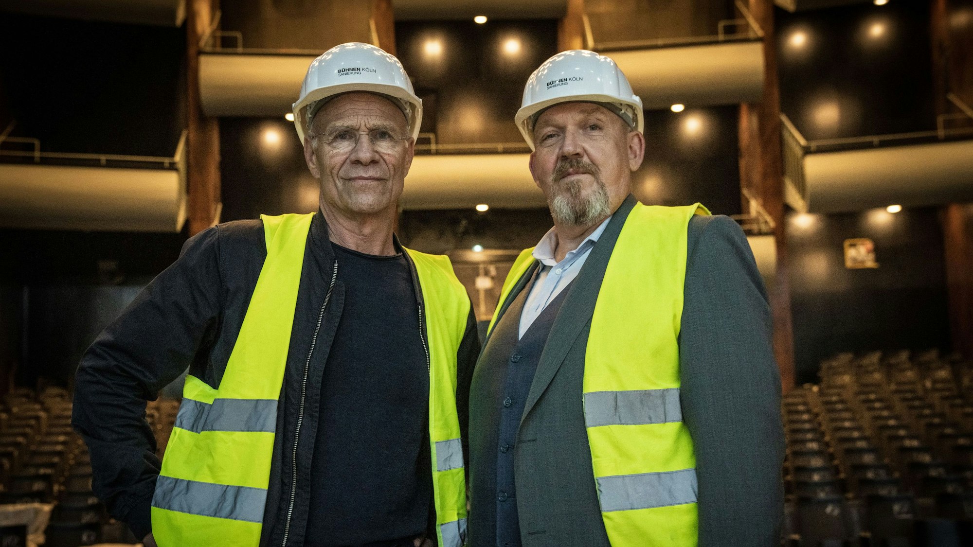 Köln: Die Kommissare Max Ballauf (Klaus J. Behrendt, l) und Freddy Schenk (Dietmar Bär) in einer Szene der Folge „Die Schöpfung“ der Krimireihe „Tatort“ (undatierte Filmszene).
