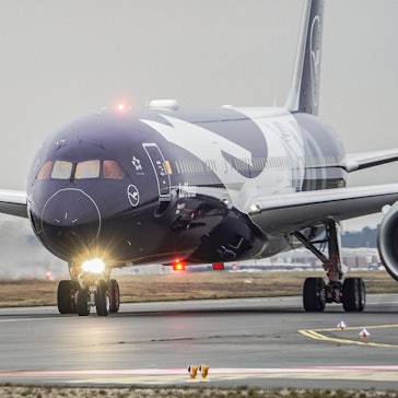 Die Lufthansa schickt zum 100. Jahrestag sechs Jets in einer Sonderlackierung auf die Strecke.