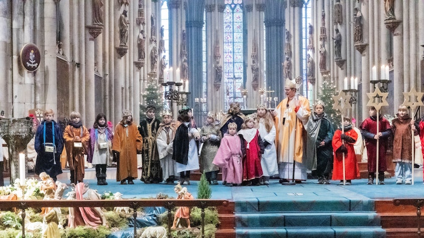 Kardinal Rainer Maria Woelki segnete die Sternsinger.