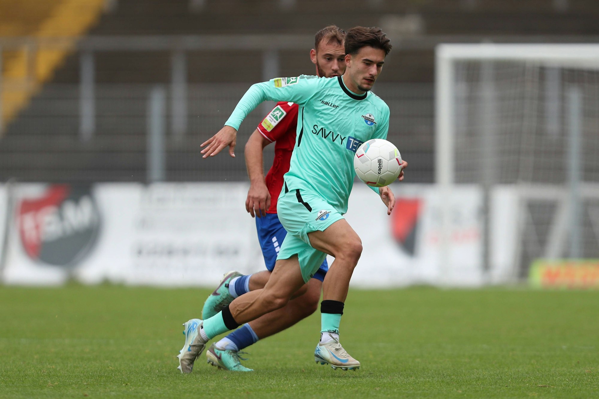 Joel Vega Zambrano SC Paderborn II und Melvin Ramusovic KFC Uerdingen im Zweikampf waehrend des Spiels der Regionalliga West zwischen KFC Uerdingen und SC Paderborn II, in der Grotenburg Stadion am 12. October 2024 in Krefeld, Deutschland. Foto von Oliver Kaelke/DeFodi Images Joel Vega Zambrano SC Paderborn II und Melvin Ramusovic KFC Uerdingen battle for the ball during the Regionalliga West match between KFC Uerdingen and SC Paderborn II at Grotenburg Stadion on October 12, 2024 in Krefeld, Germany. Photo by Oliver Kaelke/DeFodi Images DFL regulations prohibit any use of photographs as image sequences and/or quasi-video. not used in POL / SRB / CRO / FRA / GBR / NED / ITA / USA Defodi-003_678_2024_10_012_OK_KFCSCP_0404 *** Joel Vega Zambrano SC Paderborn II and Melvin Ramusovic KFC Uerdingen battle for the ball during the Regionalliga West match between KFC Uerdingen and SC Paderborn II, at Grotenburg Stadion on October 12, 2024 in Krefeld, Germany, Germany Photo by Oliver Kaelke DeFodi Images Joel Vega Zambrano SC Paderborn II and Melvin Ramusovic KFC Uerdingen battle for the ball during the Regionalliga West match between KFC Uerdingen and SC Paderborn II at Grotenburg Stadion on October 12, 2024 in Krefeld, Germany Photo by Oliver Kaelke DeFodi Images DFL regulations prohibit any use of photographs as image sequences and or quasi video not used in POL SRB CRO FRA GBR NED ITA USA Defodi 003 678 2024 10 012 OK KFCSCP 0404 Defodi-003 not used in POL / SRB / CRO / FRA / GBR / NED / ITA / USA DFL regulations prohibit any use of photographs as image sequences and/or quasi-video.