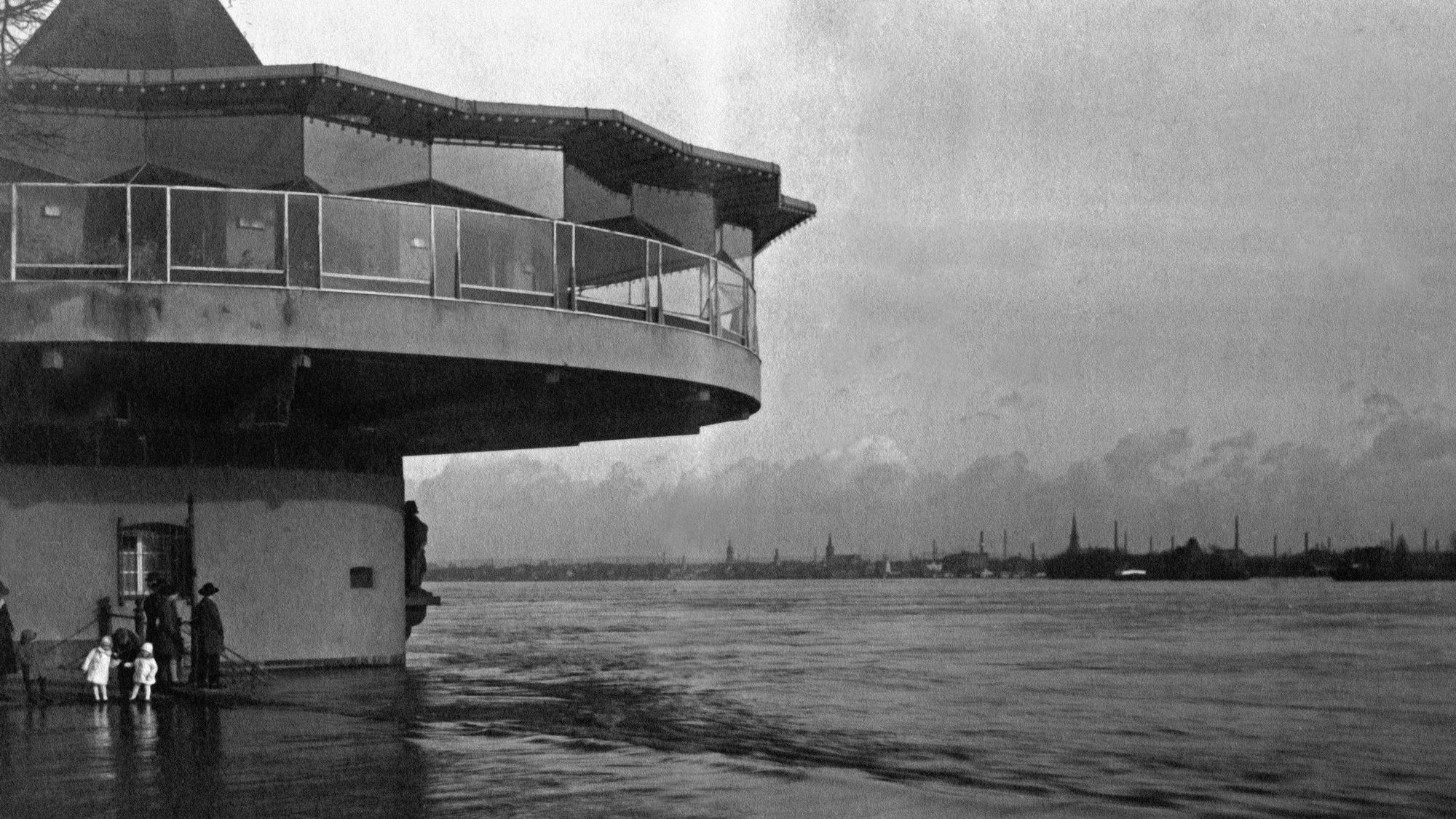 Die Bastei während eines Hochwassers 1926.