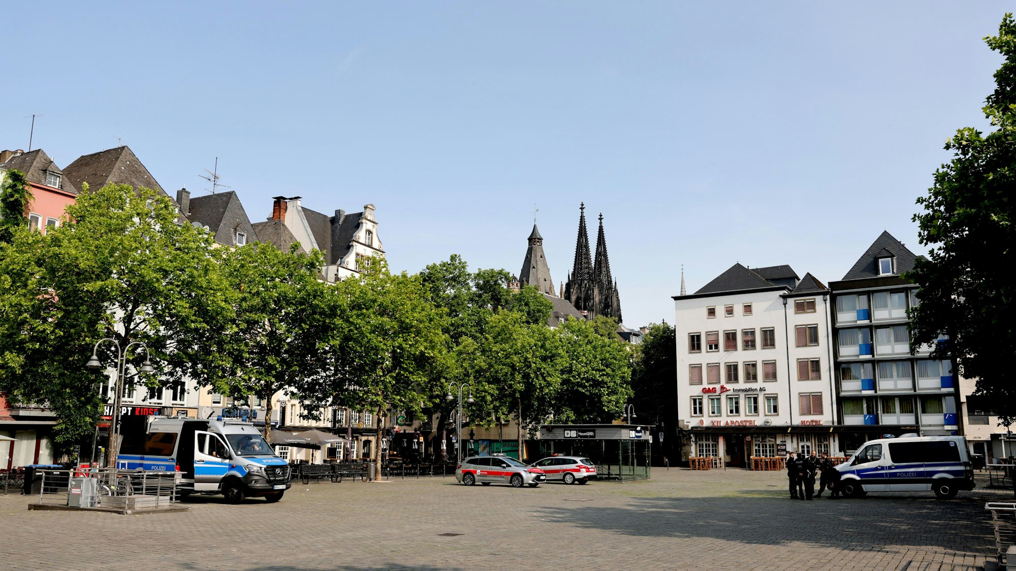 Komplett leer war der Heumarkt bei der größten Evakuierung der Nachkriegszeit in Köln im Juni 2025.