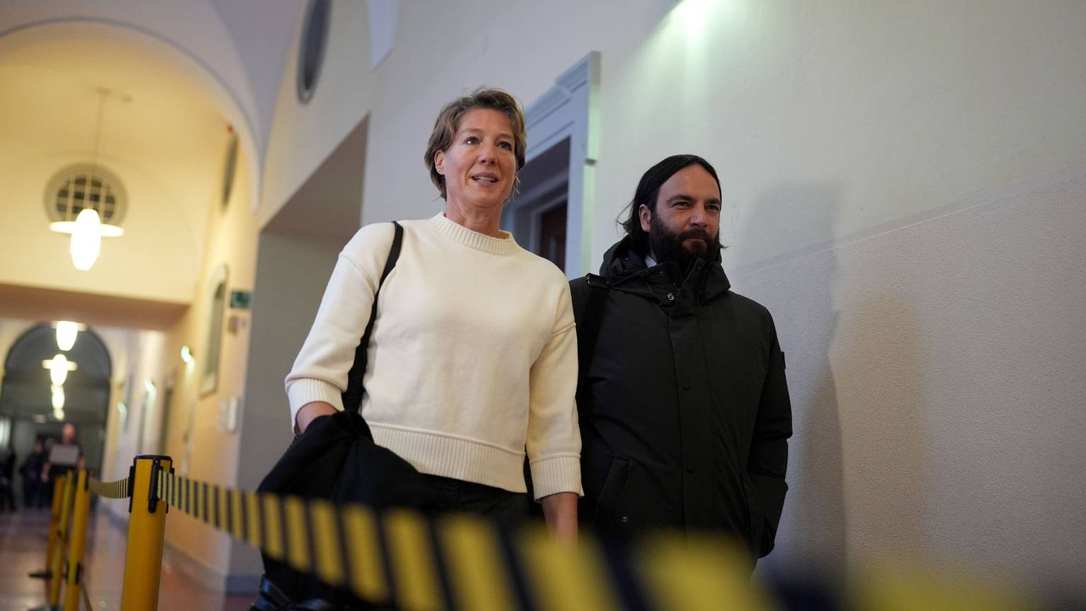 Christina Block und ihr Anwalt Ingo Bott auf dem Weg in den Gerichtssaal.