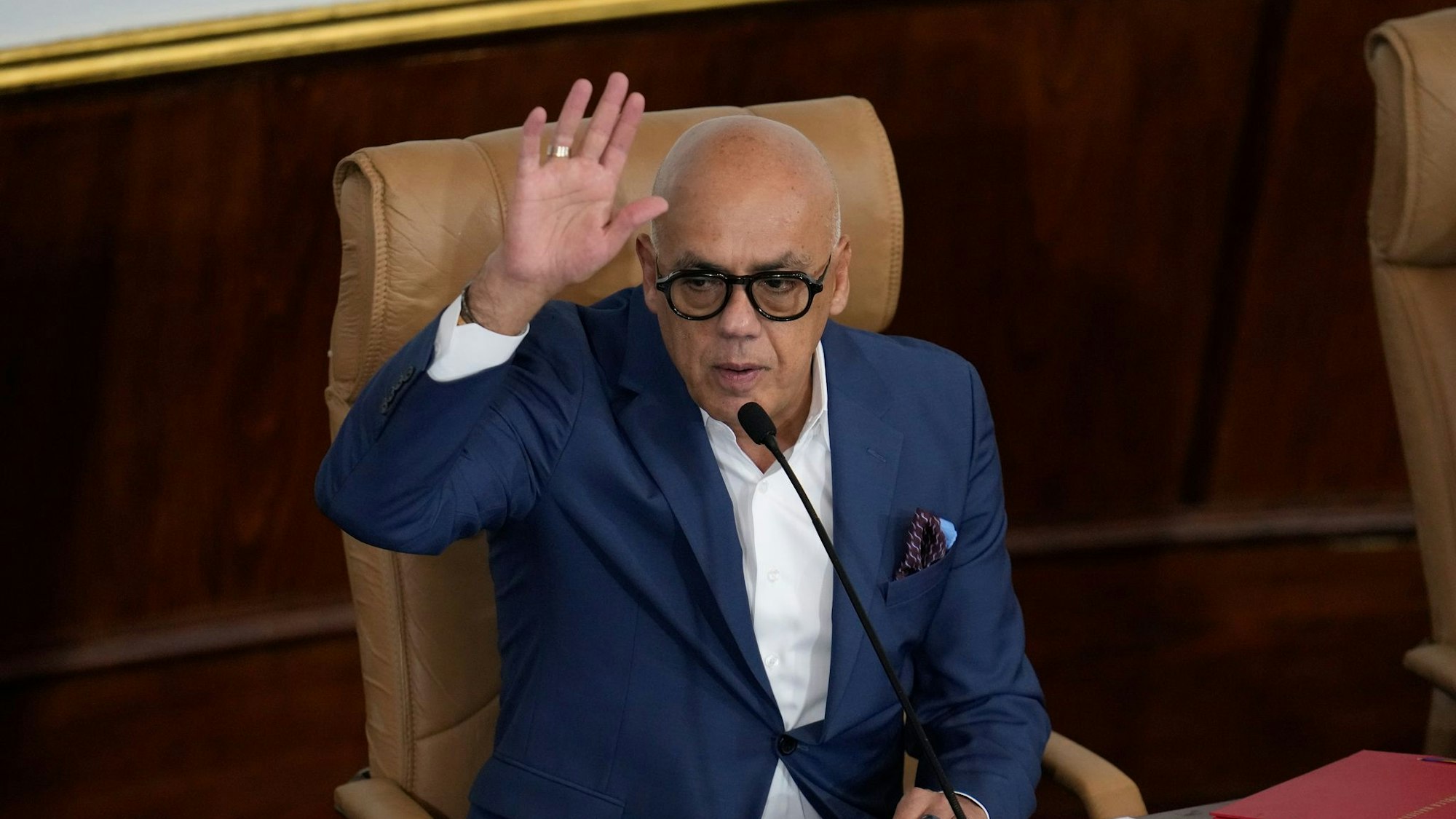 Details zur Freilassung der Häftlinge nannte Parlamentspräsident Jorge Rodríguez nicht.