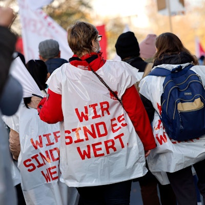 Demonstrierende Menschen.