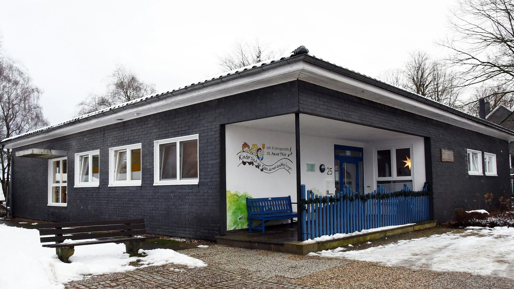 Das Foto zeigt das Gebäude der Kita in Thier.