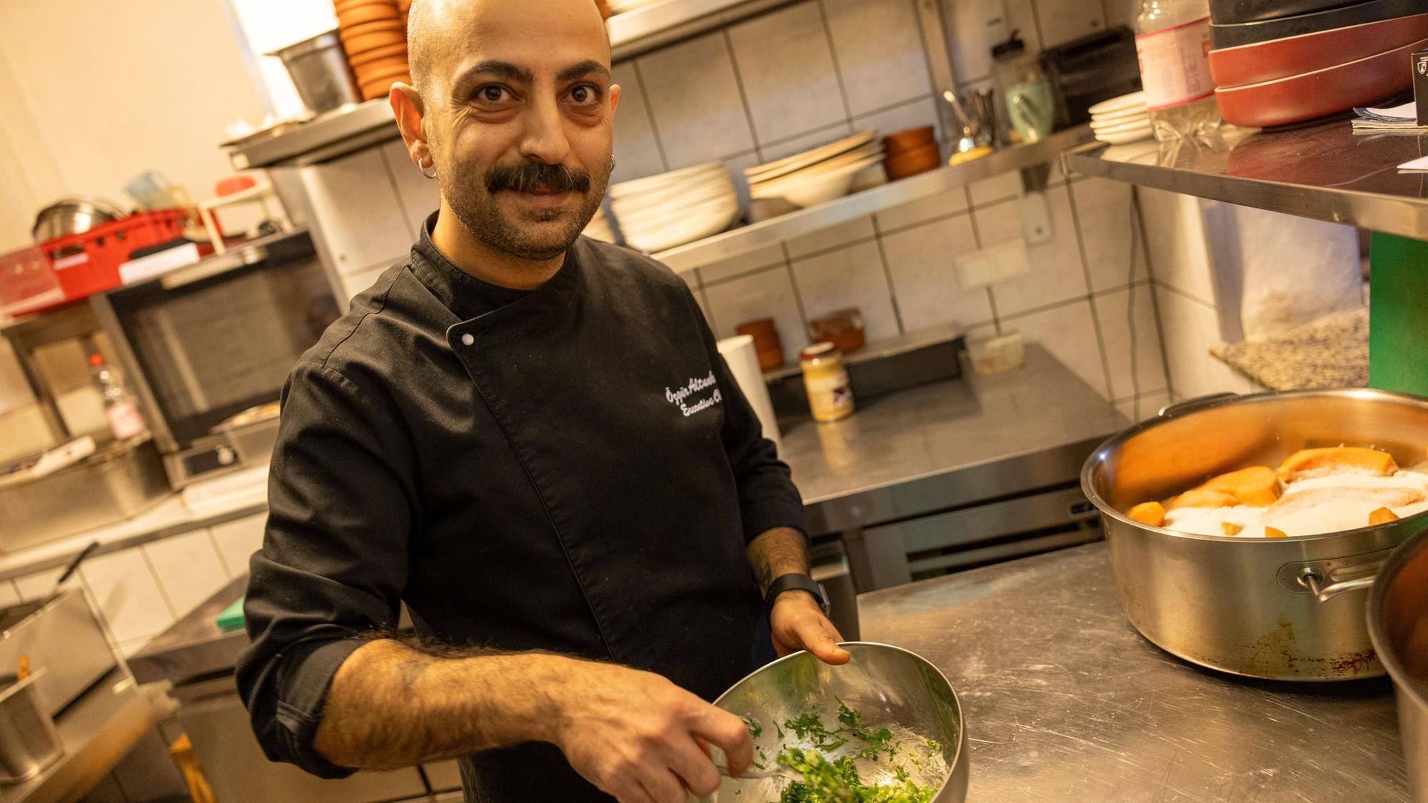 Chefkoch Özgür Altunkaya hat sich mit dem eigenen Restaurant einen Traum verwirklicht.