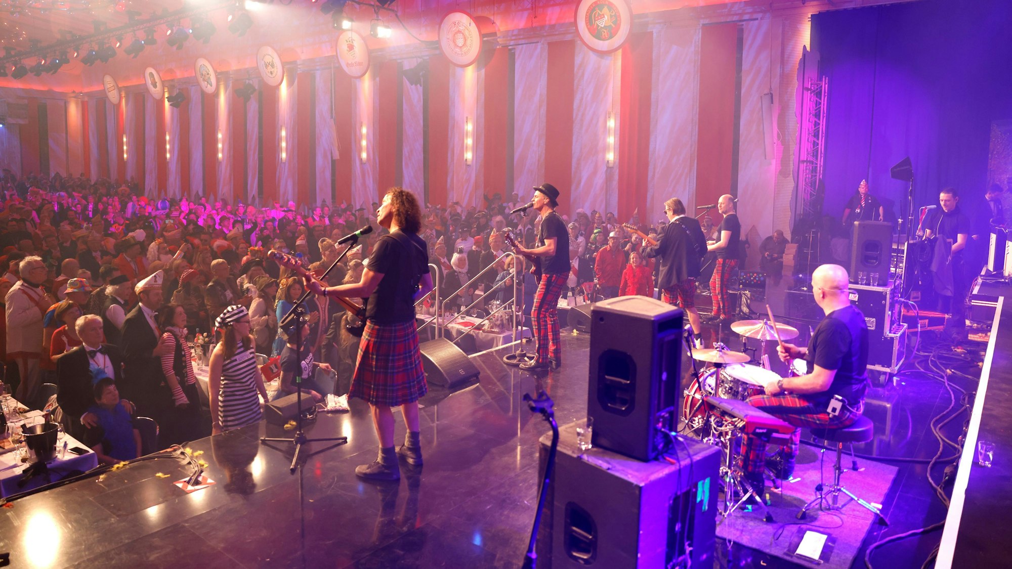 Die Preise für Veranstaltungen des Kölner Karneval sind in den vergangenen Jahren insgesamt gestiegen.